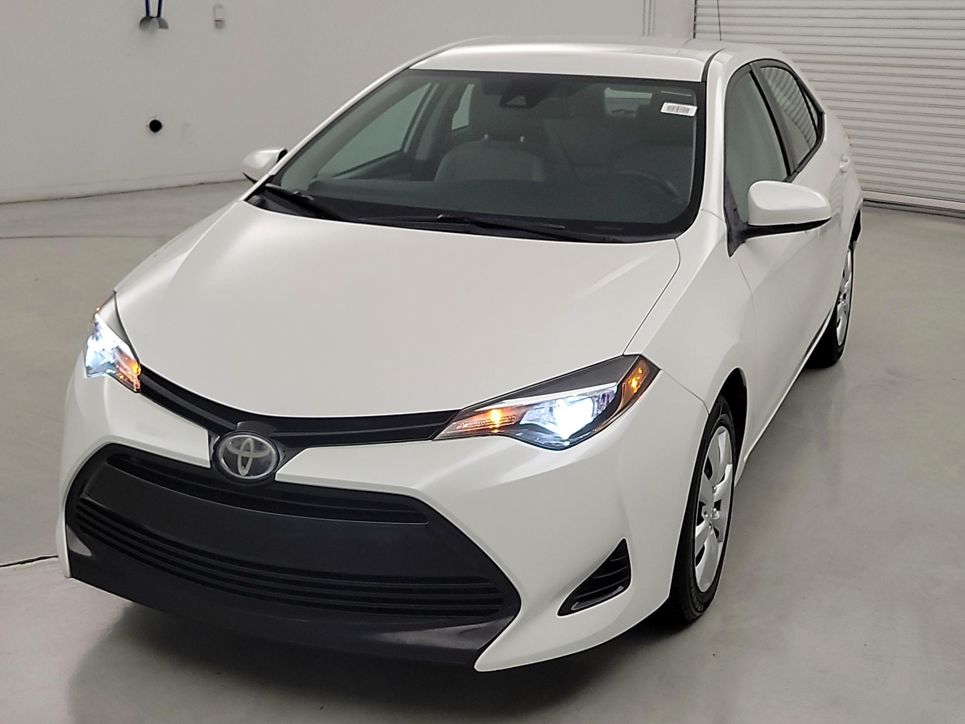 Thumbnail: 2017 Toyota Corolla - 3