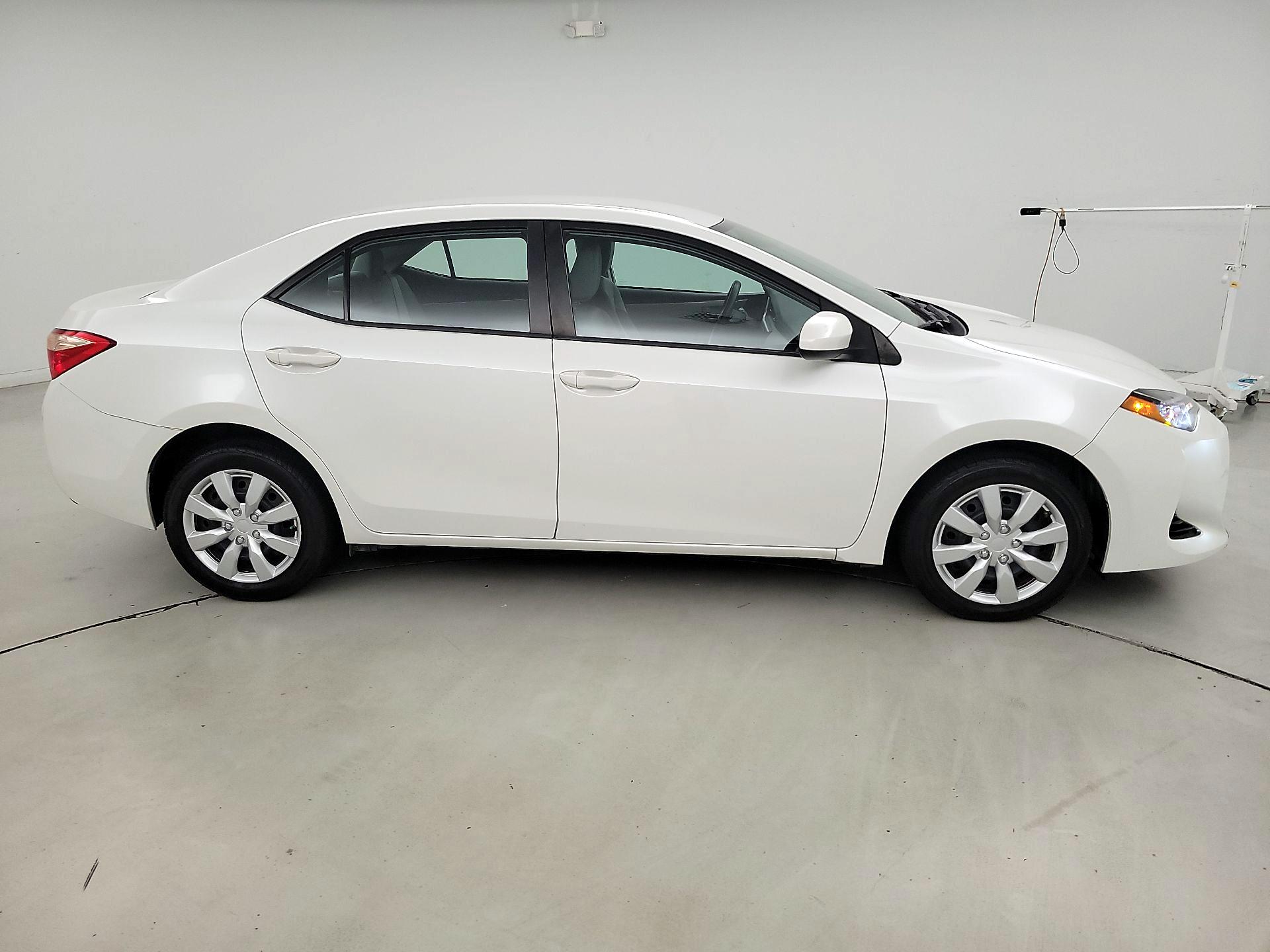 Thumbnail: 2017 Toyota Corolla - 4