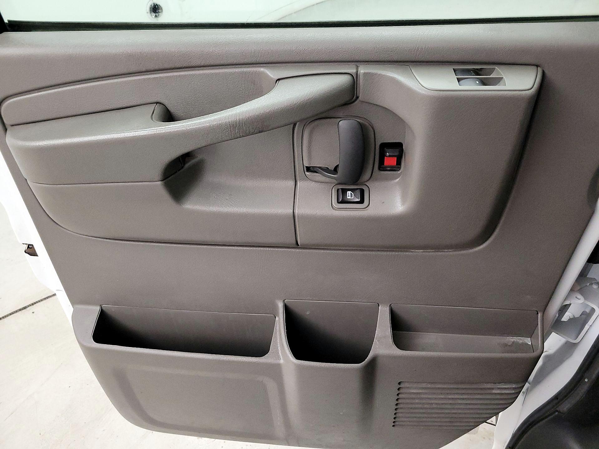 Thumbnail: 2015 Chevrolet Express - 12