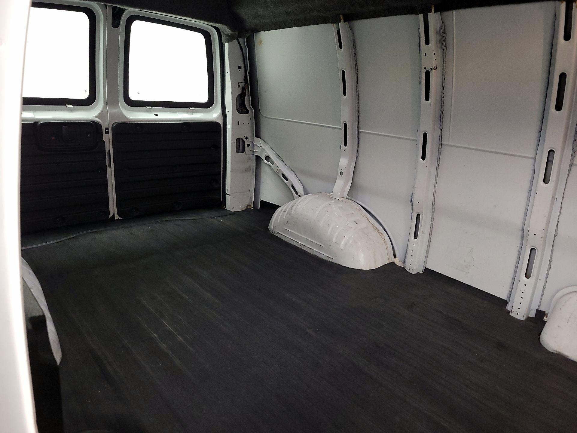 Thumbnail: 2015 Chevrolet Express - 18