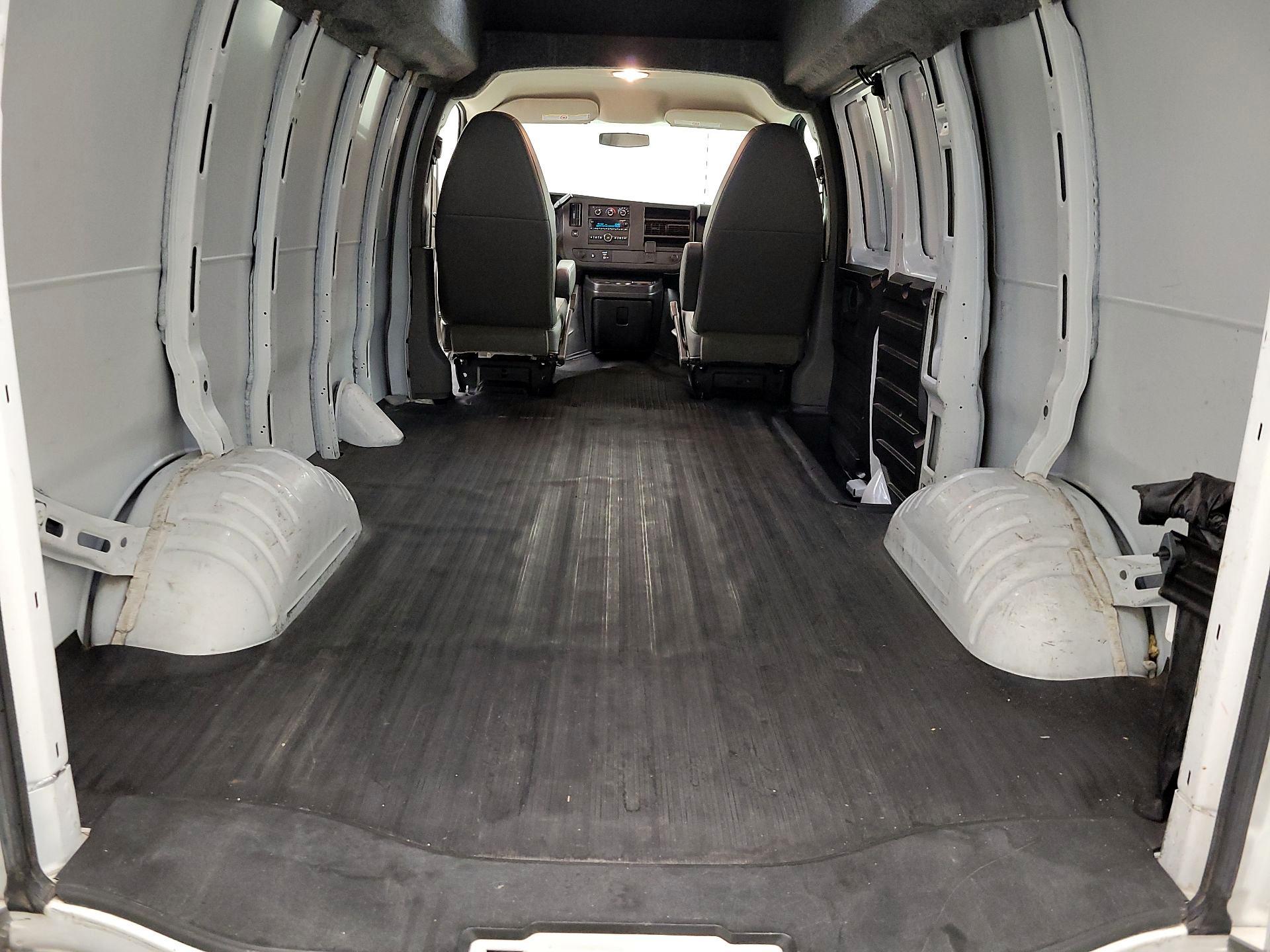 Thumbnail: 2015 Chevrolet Express - 19