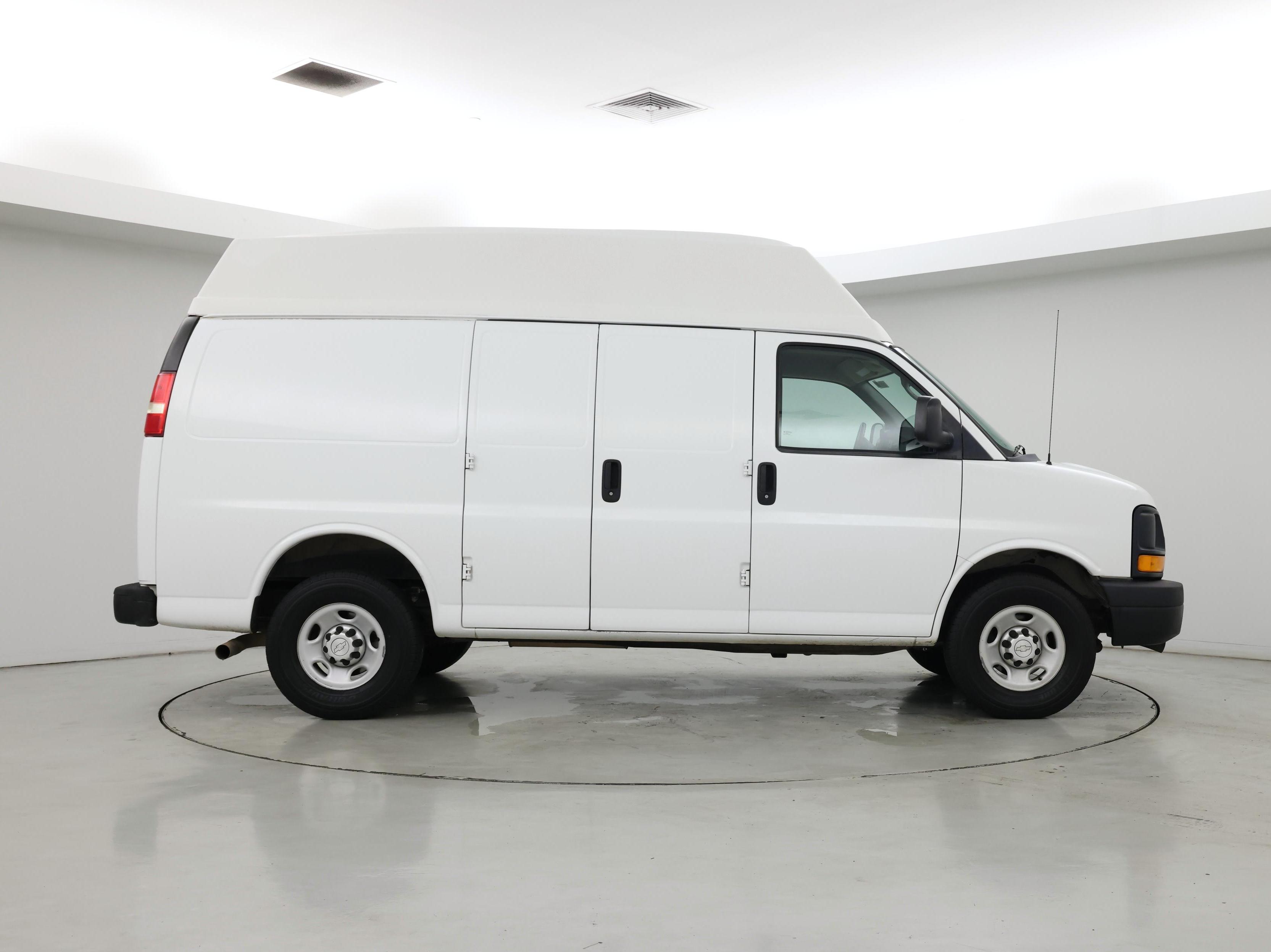 Thumbnail: 2015 Chevrolet Express - 7