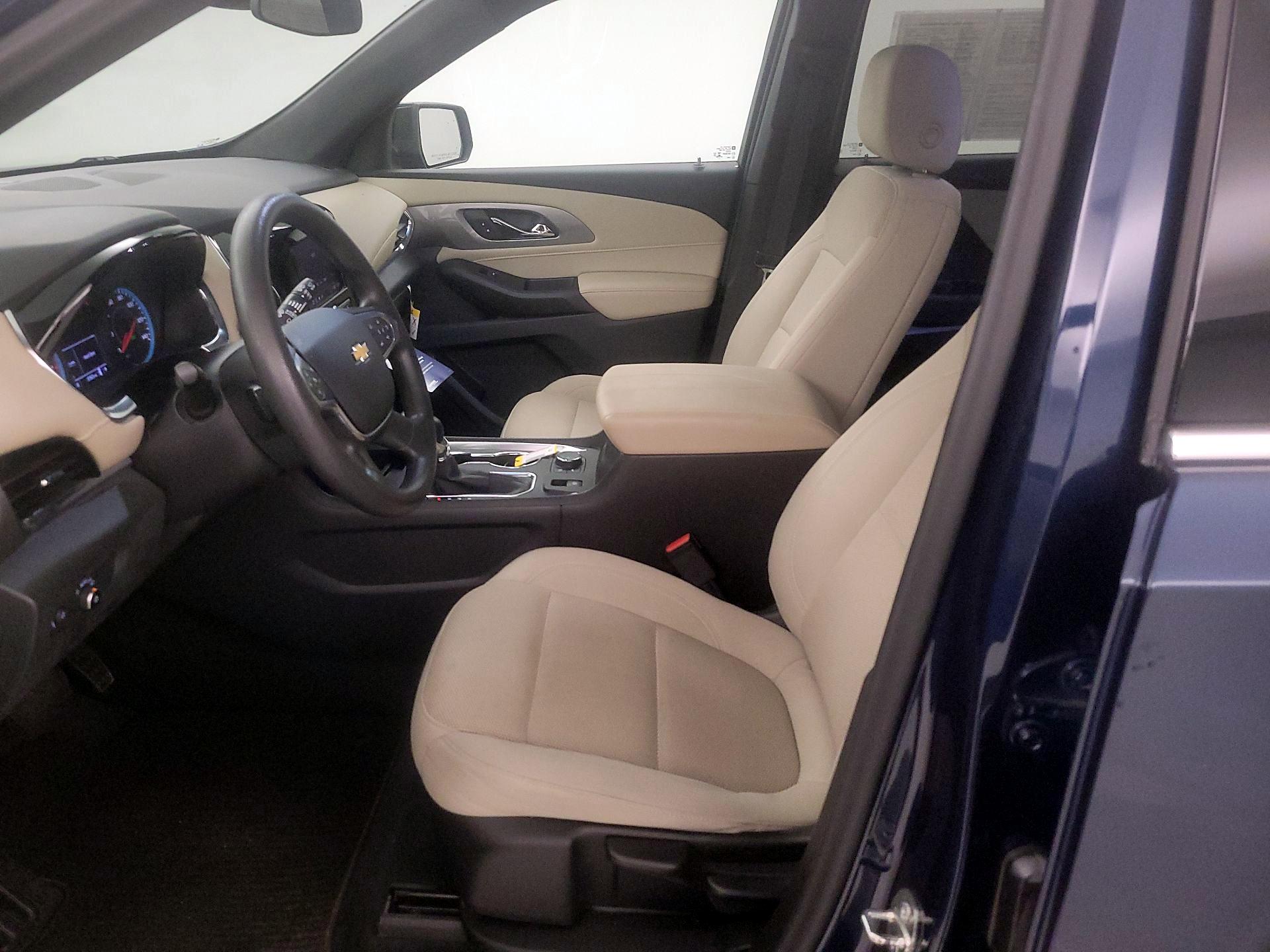 Thumbnail: 2022 Chevrolet Traverse - 9