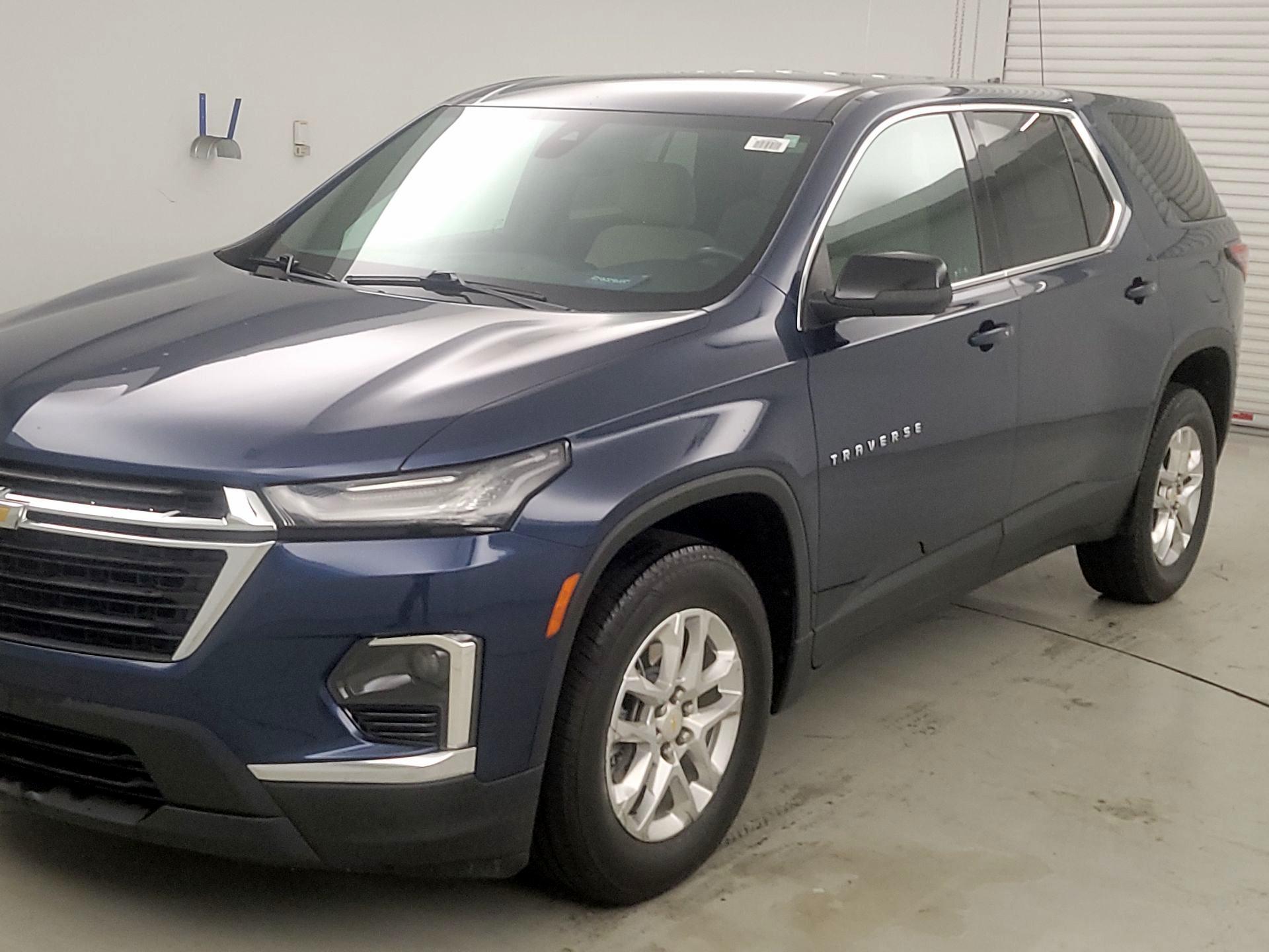 Thumbnail: 2022 Chevrolet Traverse - 3