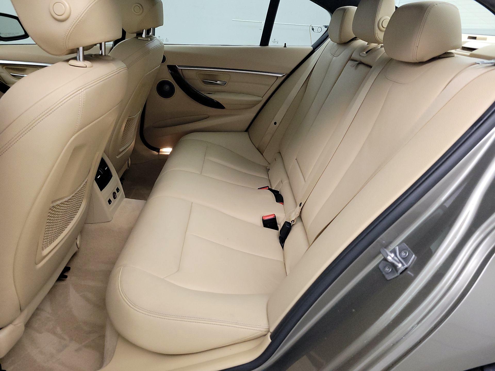 Thumbnail: 2016 BMW 3 Series - 19
