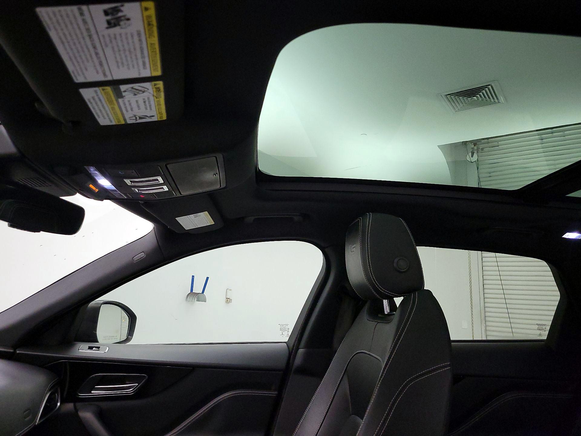 Thumbnail: 2019 Jaguar F-Pace - 18
