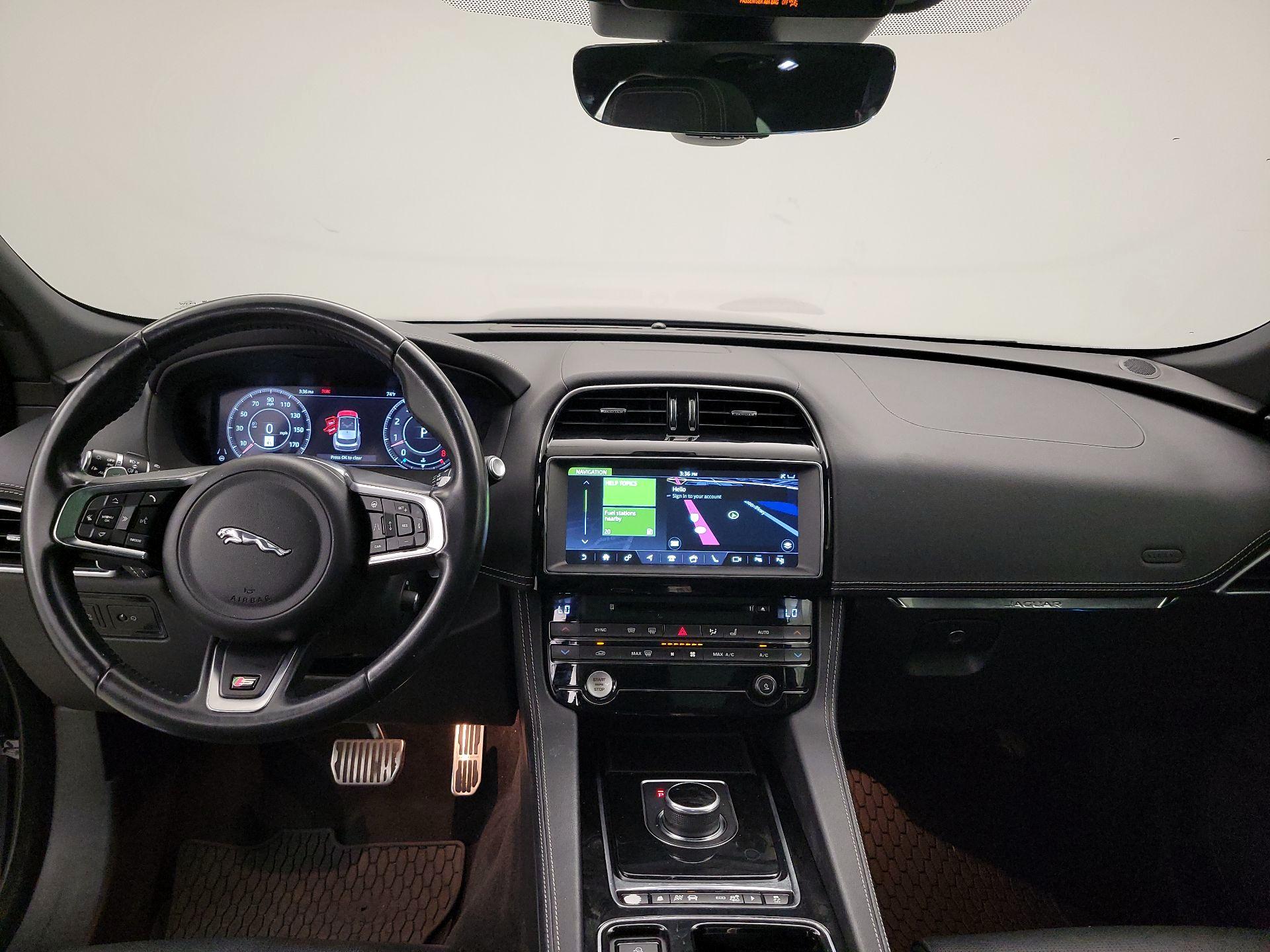 Thumbnail: 2019 Jaguar F-Pace - 8