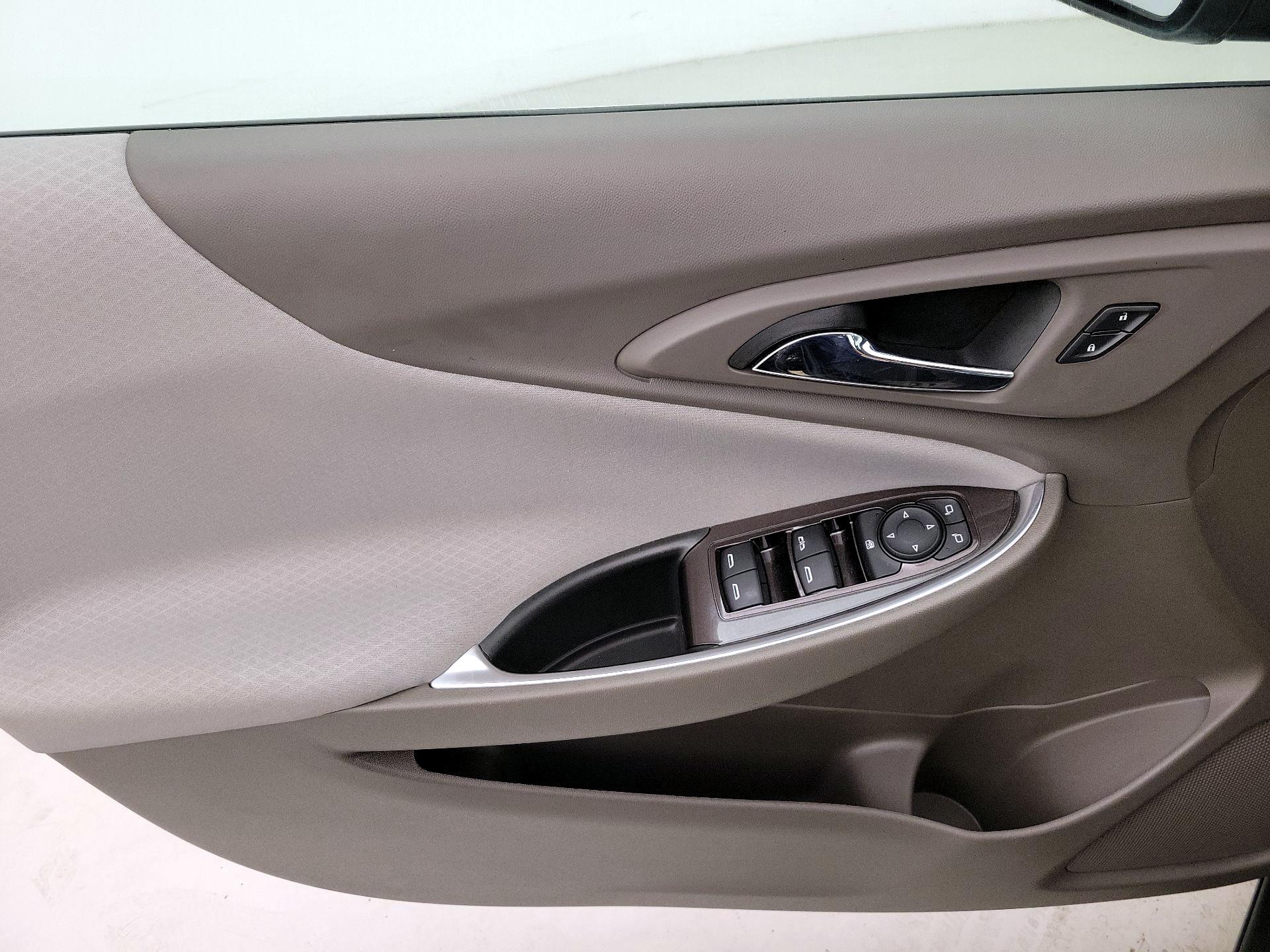 Thumbnail: 2021 Chevrolet Malibu - 12