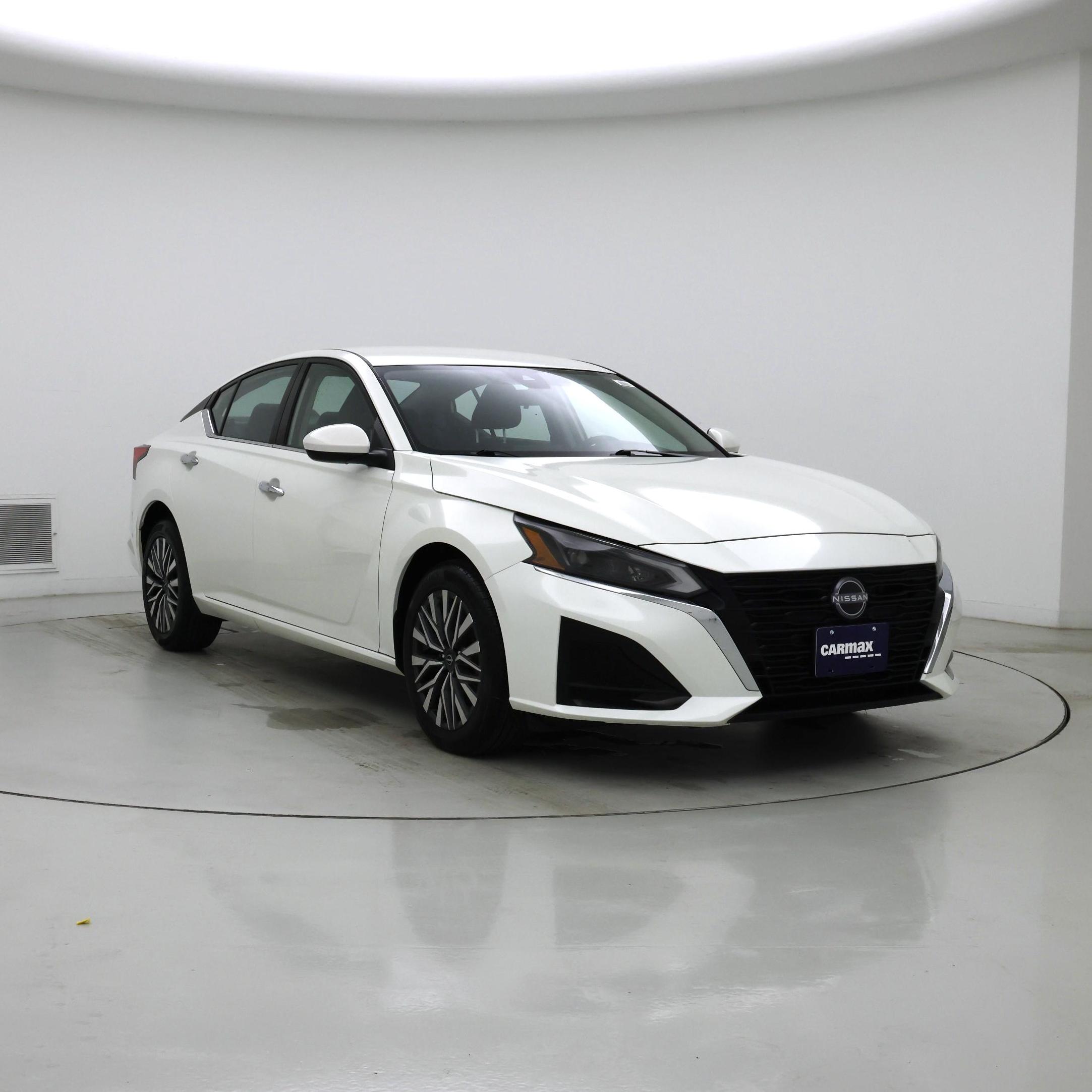Thumbnail: 2023 Nissan Altima - 1