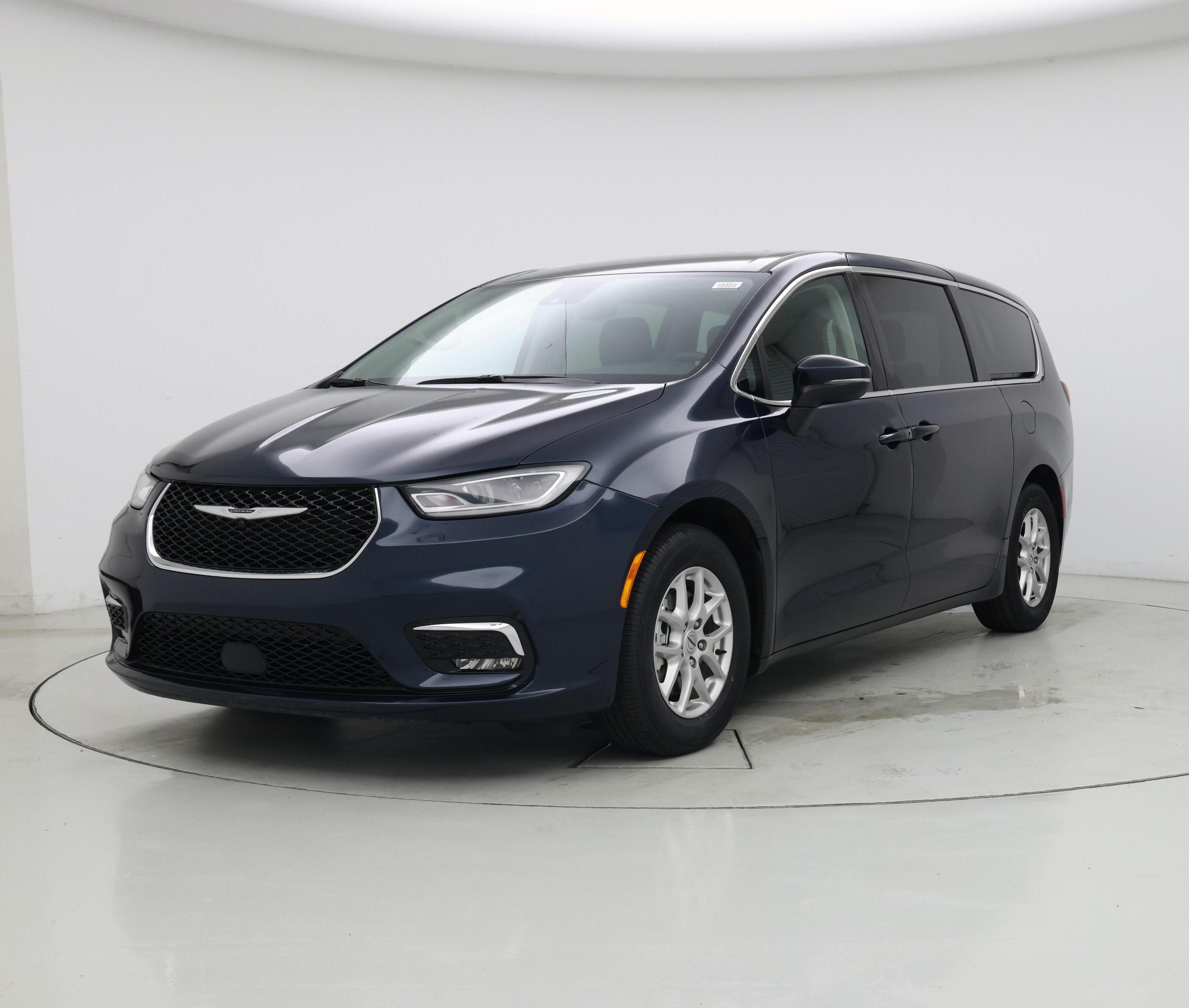 Thumbnail: 2023 Chrysler Pacifica - 4