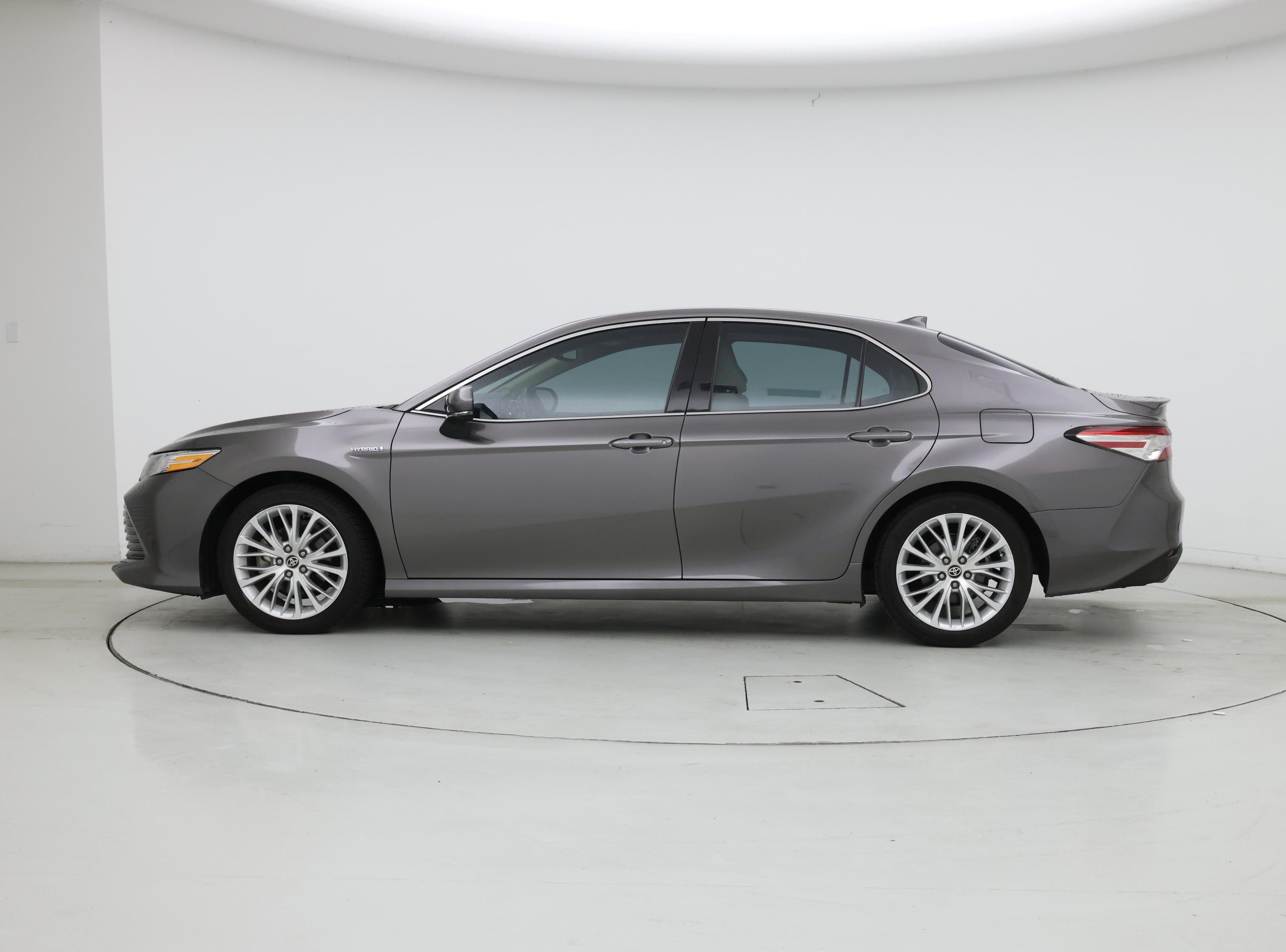 Thumbnail: 2020 Toyota Camry - 3