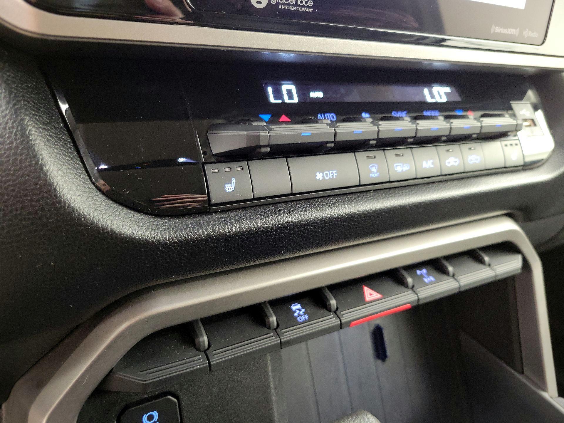 Thumbnail: 2023 Toyota Tundra - 17