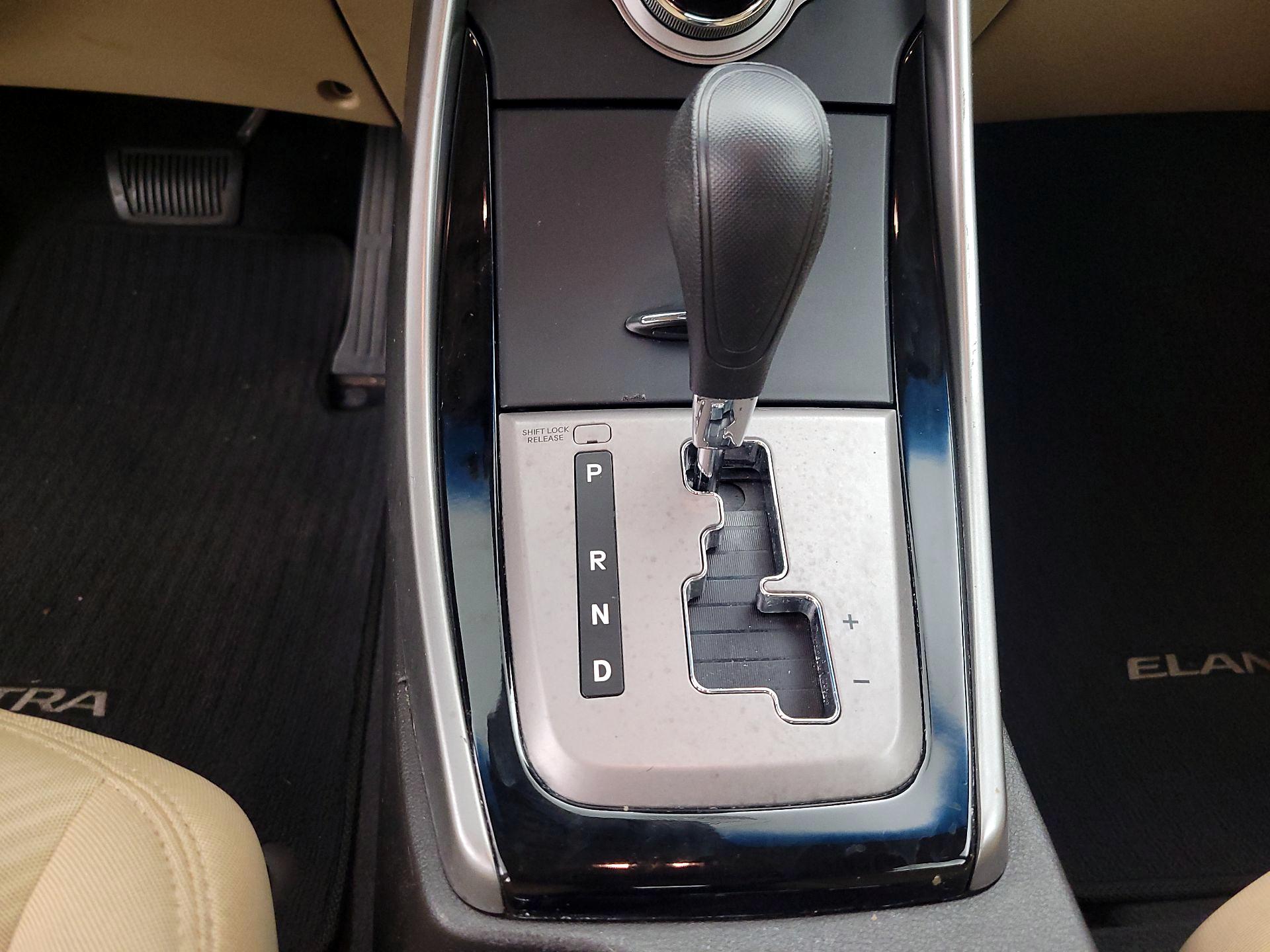 Thumbnail: 2013 Hyundai Elantra - 14