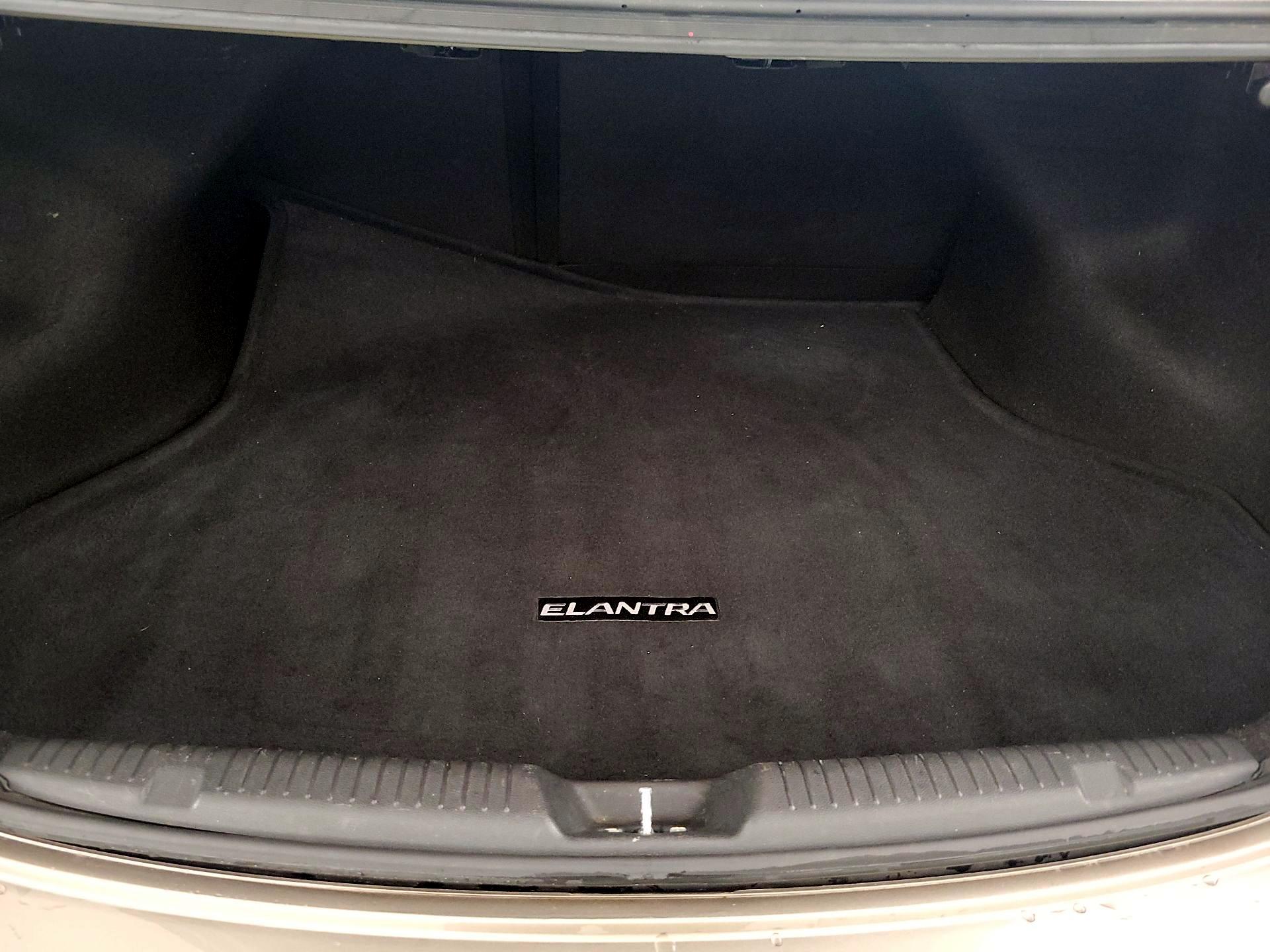 Thumbnail: 2013 Hyundai Elantra - 17