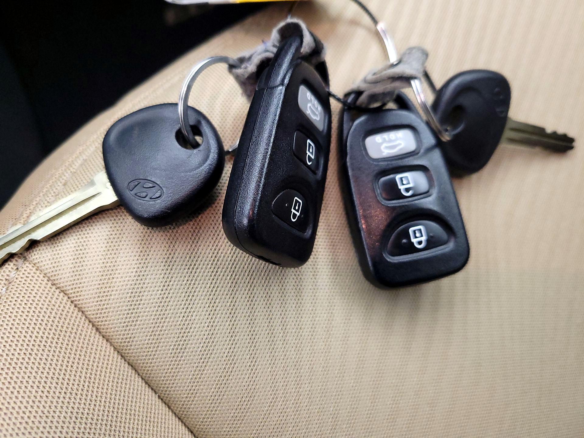 Thumbnail: 2013 Hyundai Elantra - 19