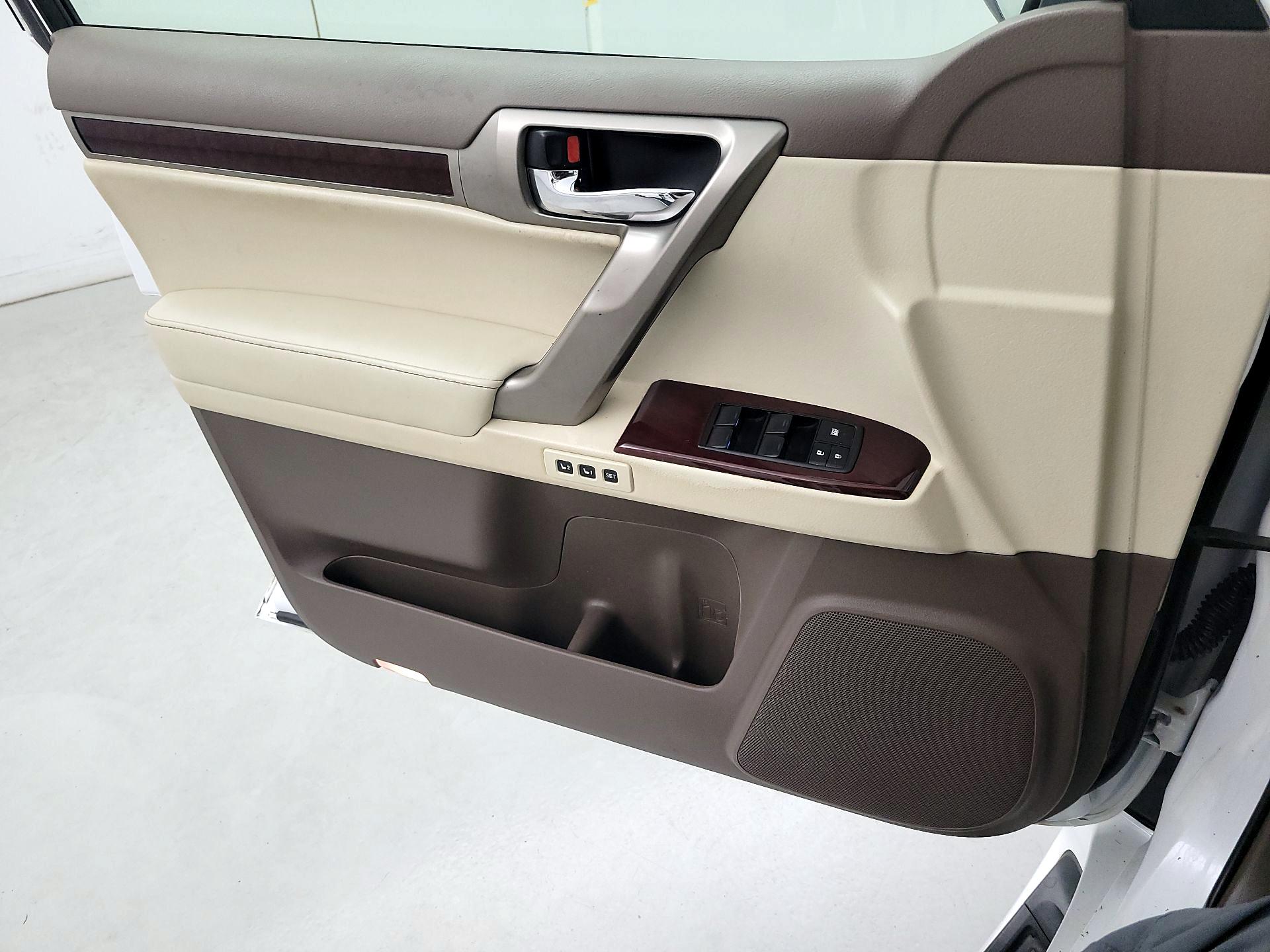 Thumbnail: 2019 Lexus GX - 10