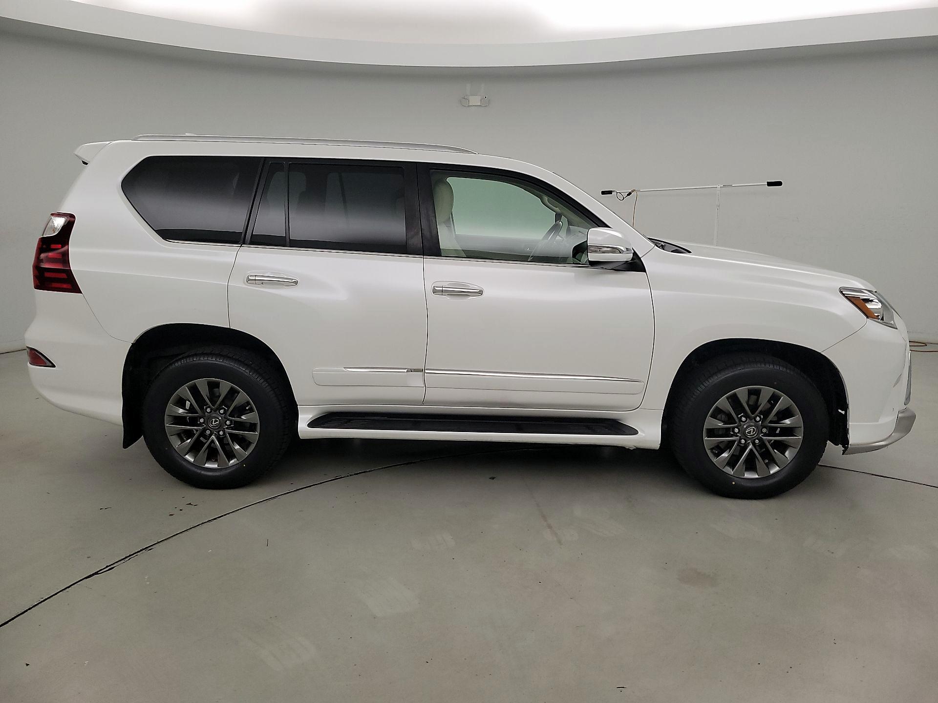 Thumbnail: 2019 Lexus GX - 4