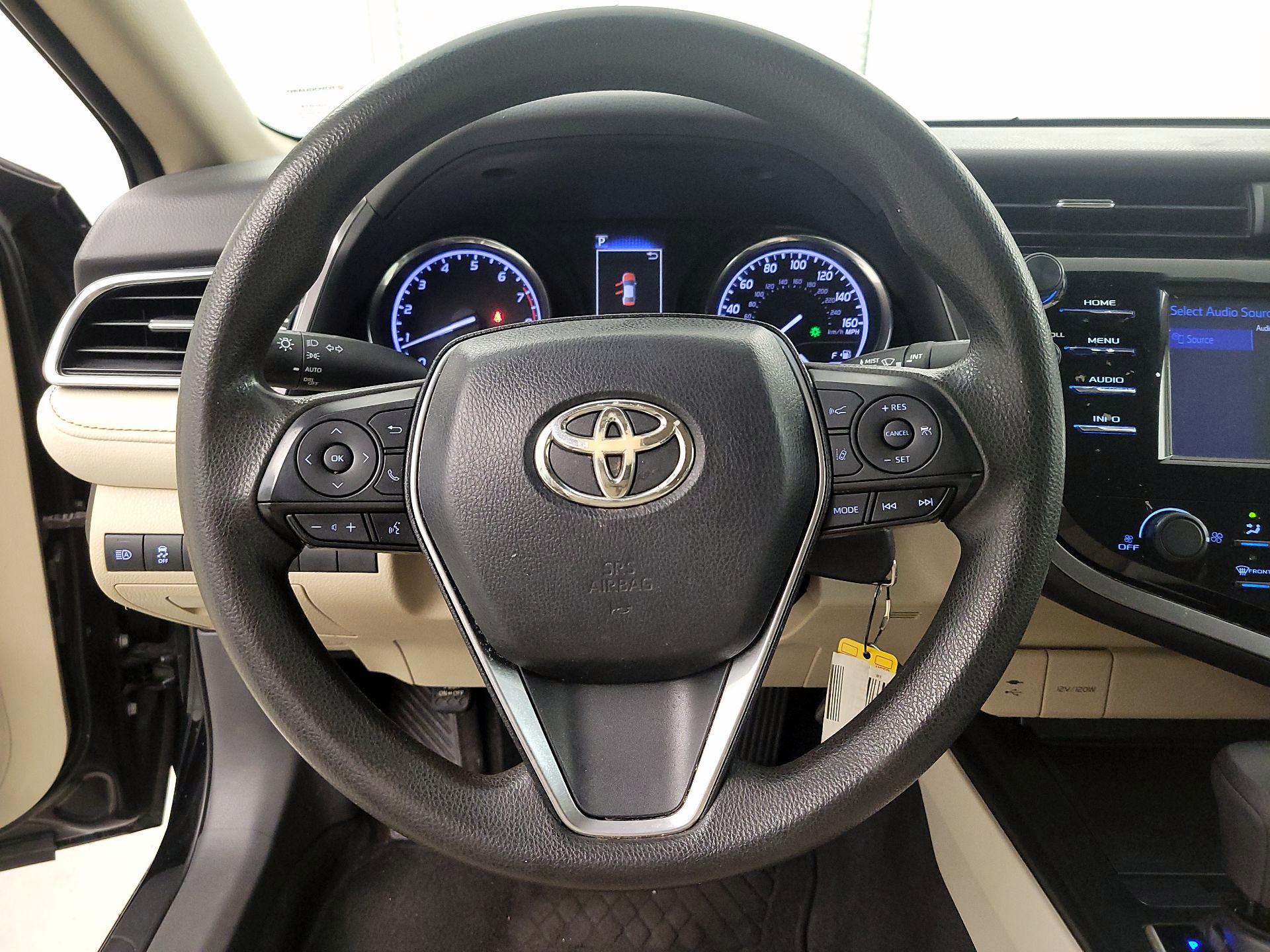 Thumbnail: 2018 Toyota Camry - 10