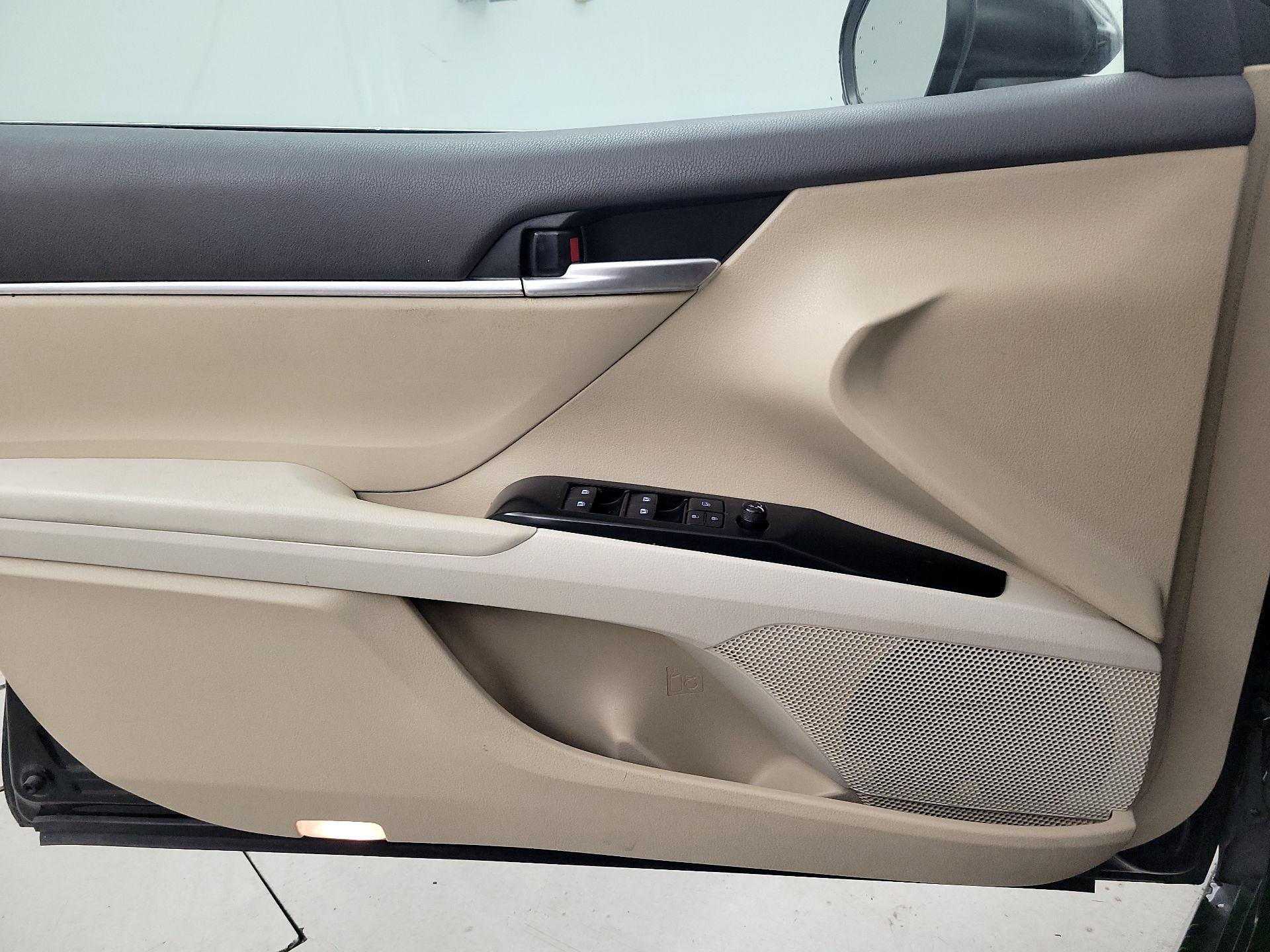 Thumbnail: 2018 Toyota Camry - 12