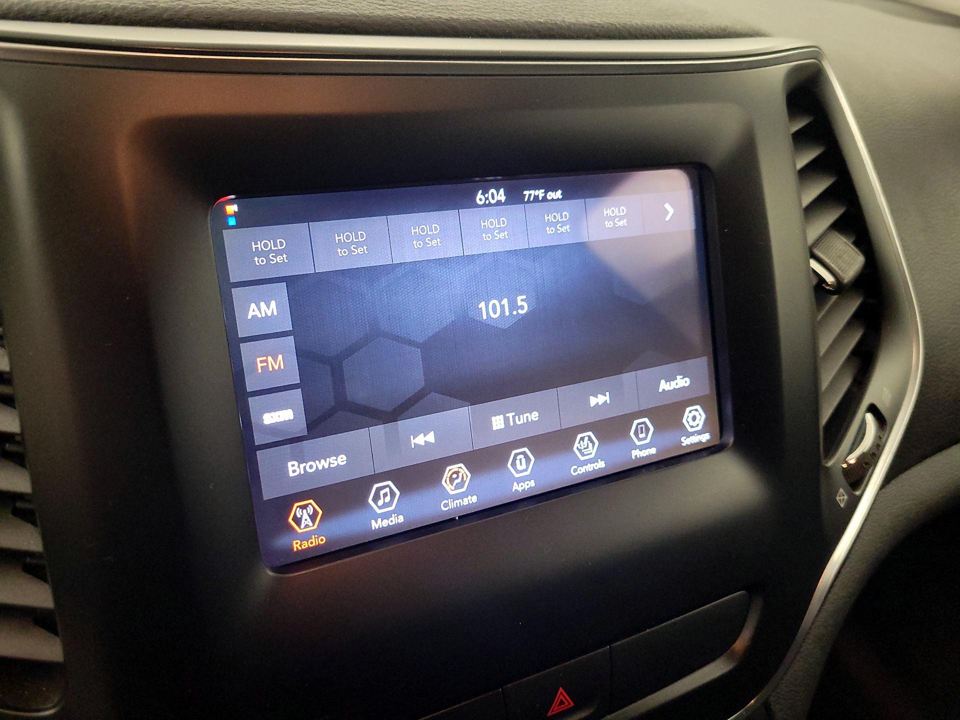 Thumbnail: 2019 Jeep Cherokee - 13