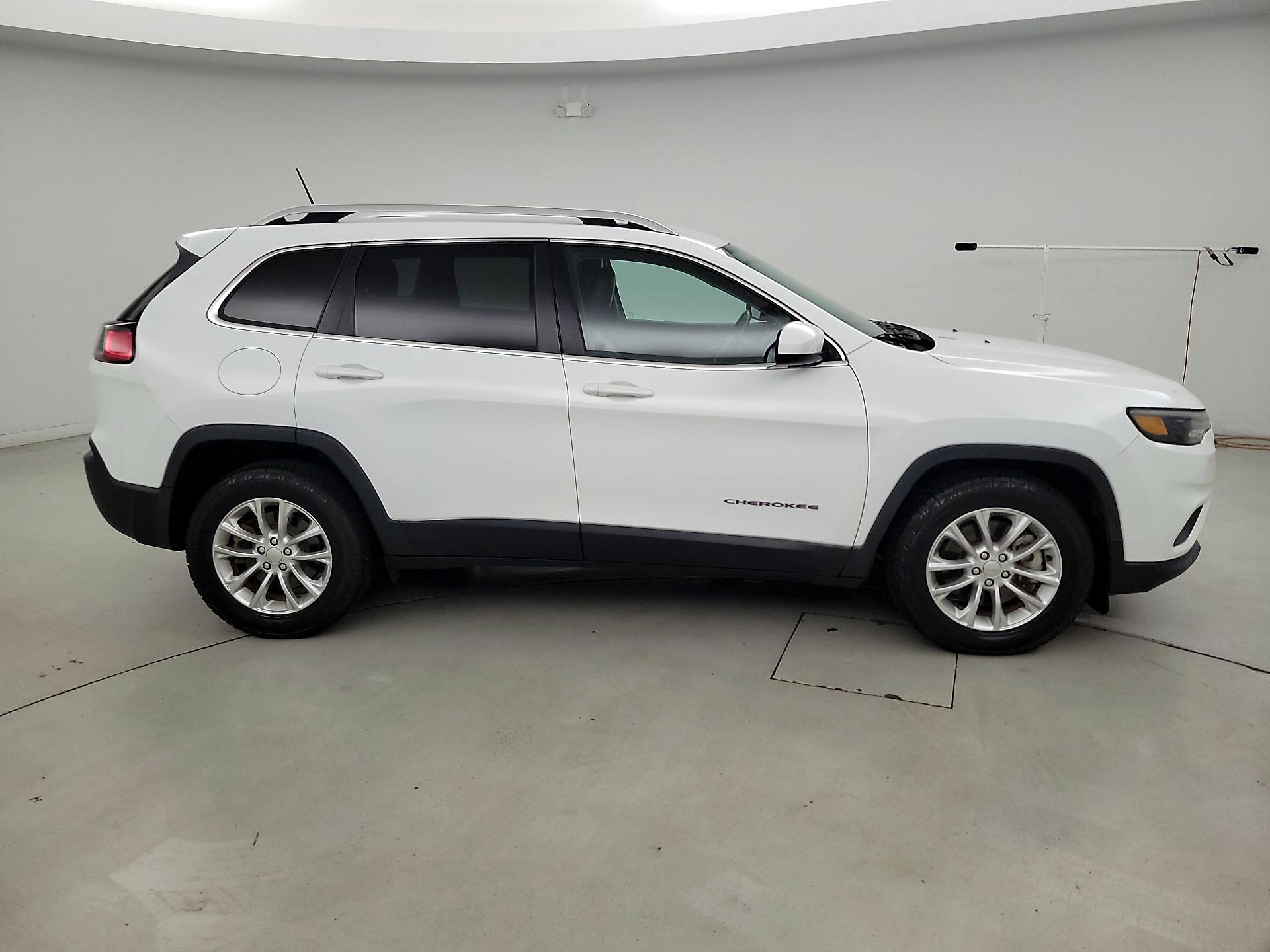 Thumbnail: 2019 Jeep Cherokee - 4