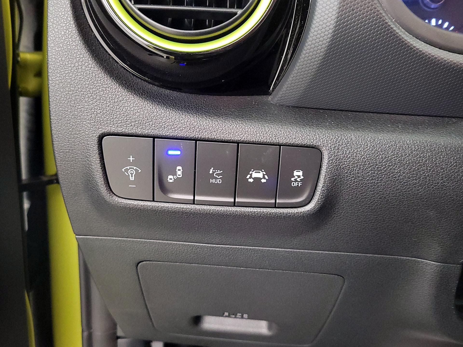 Thumbnail: 2020 Hyundai Kona - 11
