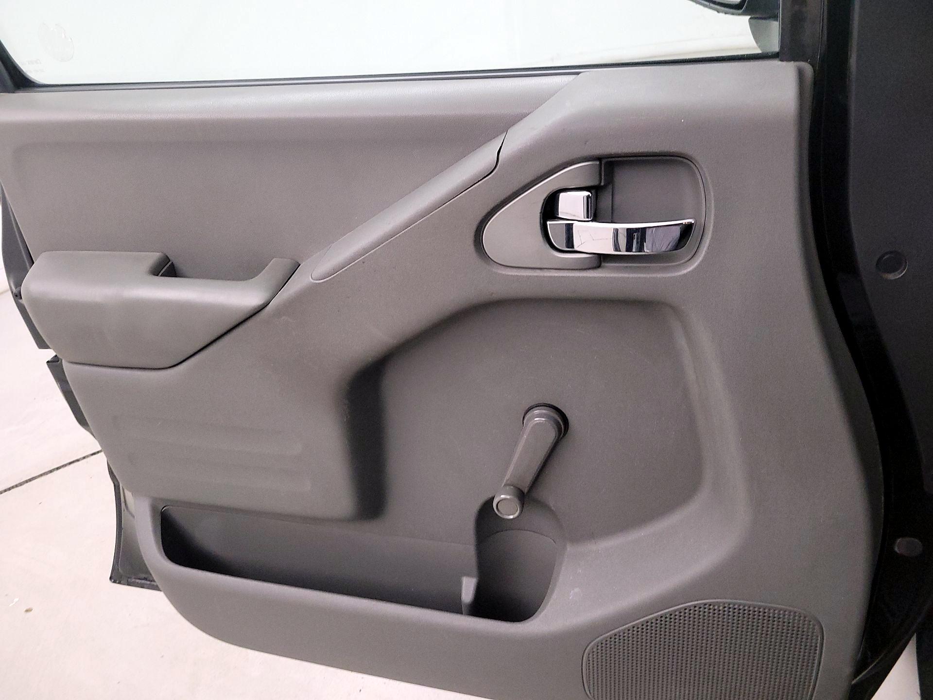 Thumbnail: 2015 Nissan Frontier - 12