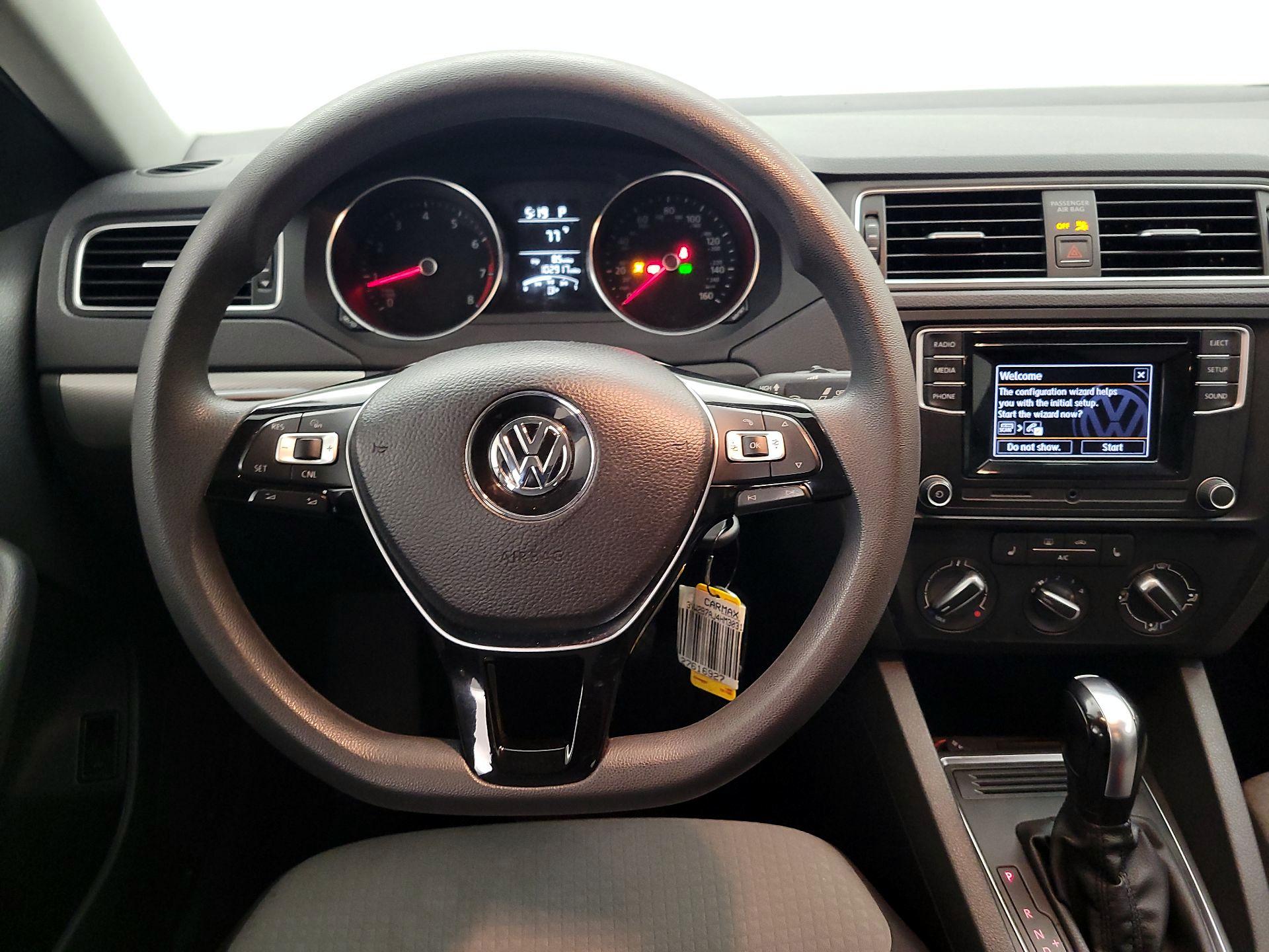 Thumbnail: 2017 Volkswagen Jetta - 10