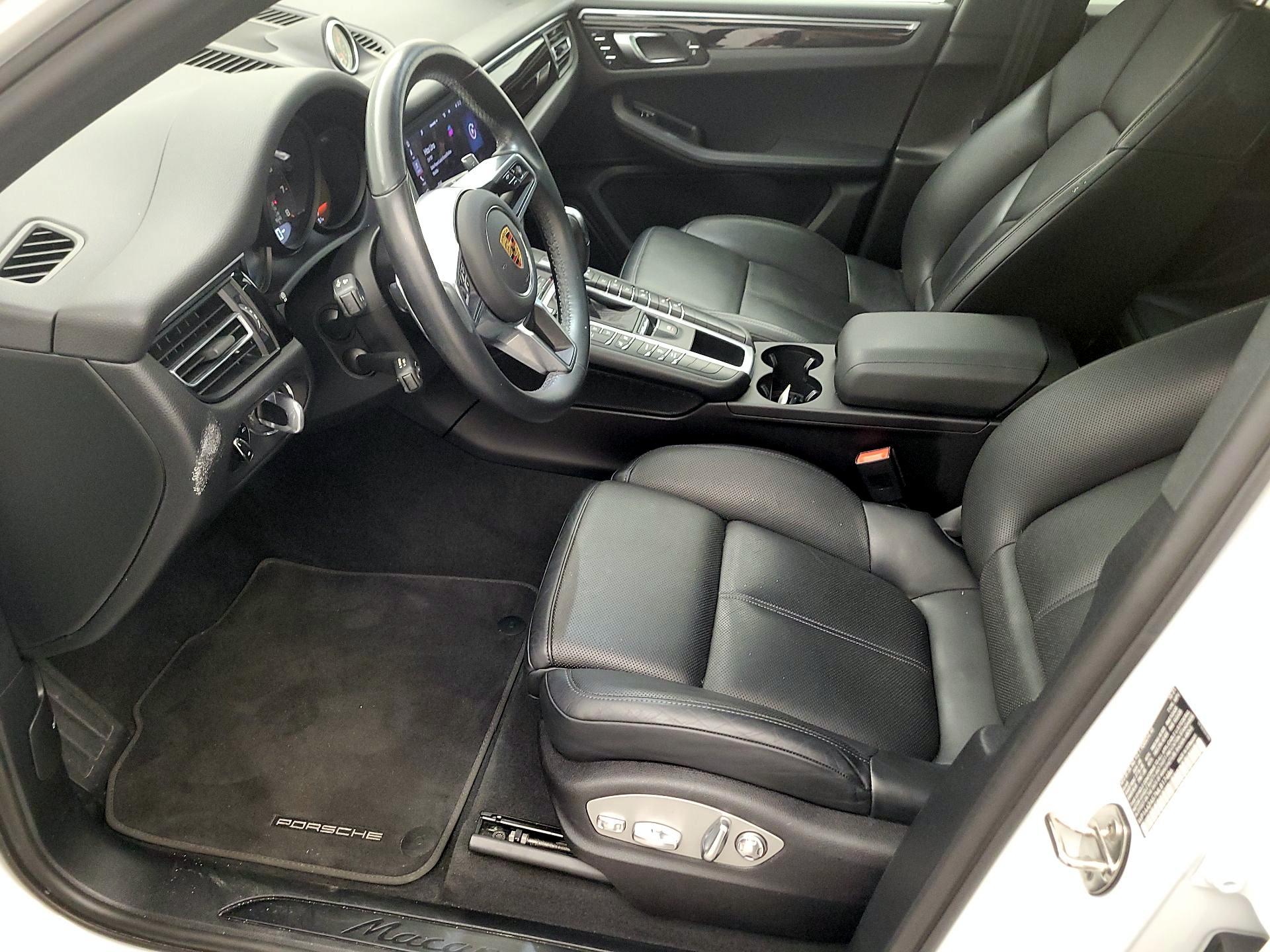 Thumbnail: 2021 Porsche Macan - 11