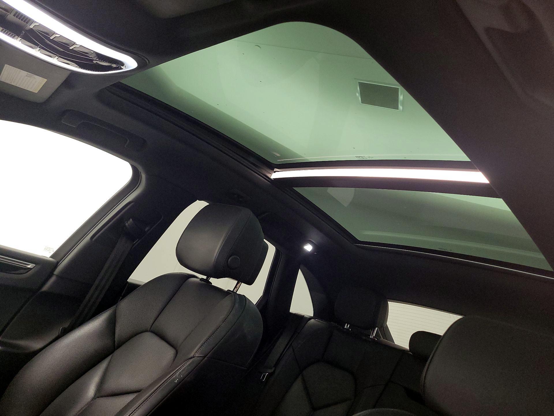 Thumbnail: 2021 Porsche Macan - 19