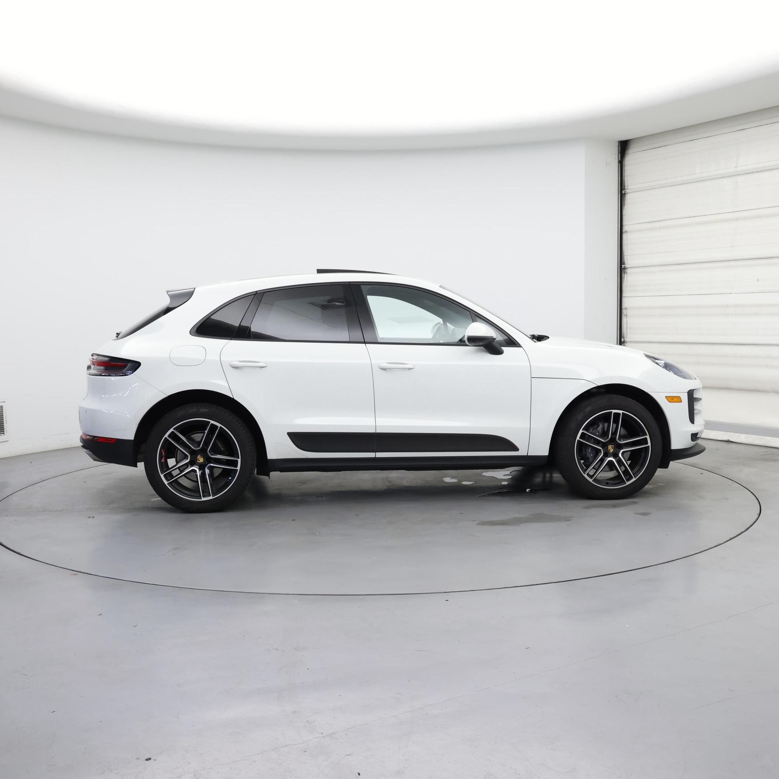 Thumbnail: 2021 Porsche Macan - 7