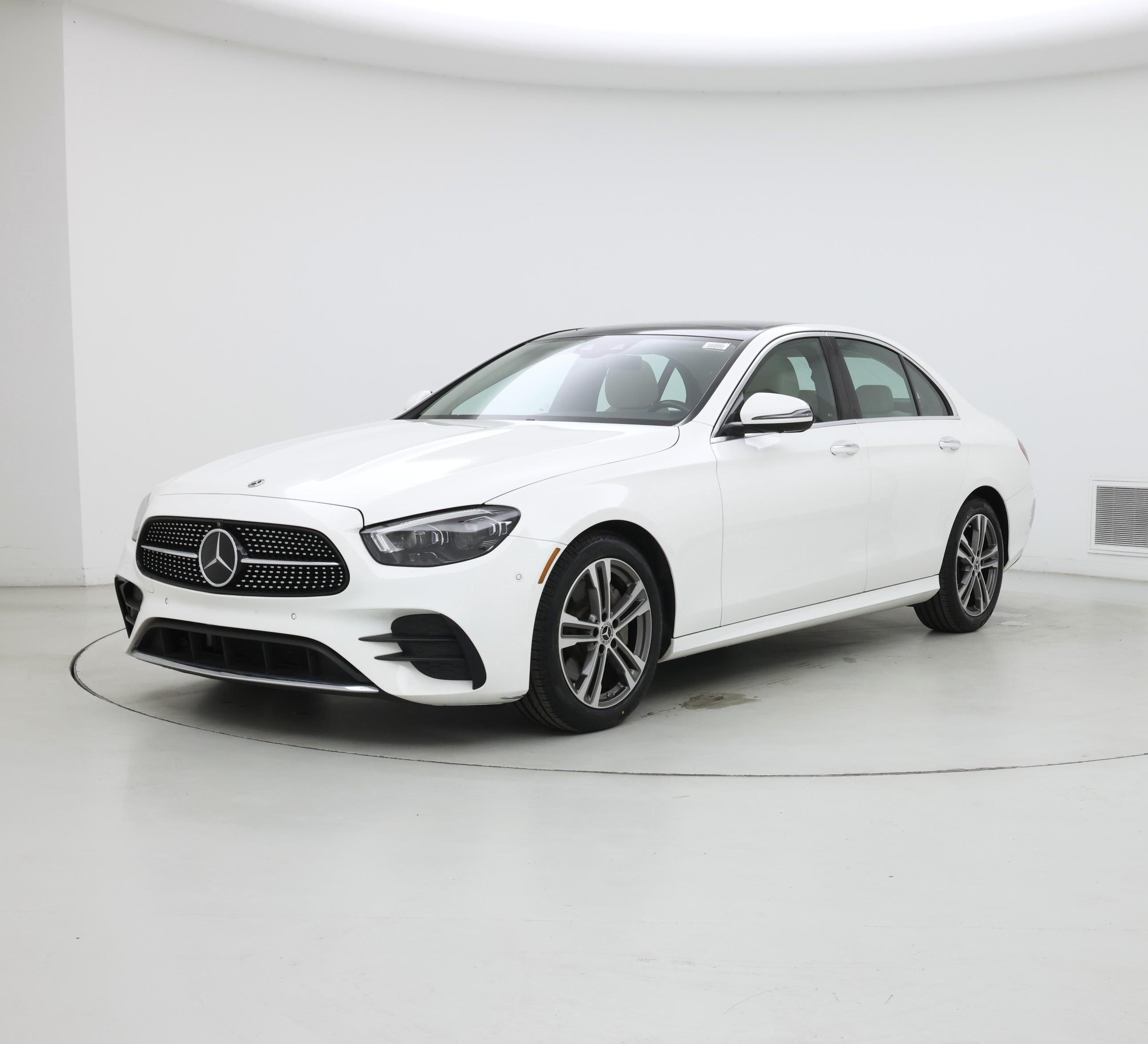 Thumbnail: 2022 Mercedes-Benz E-Class - 4