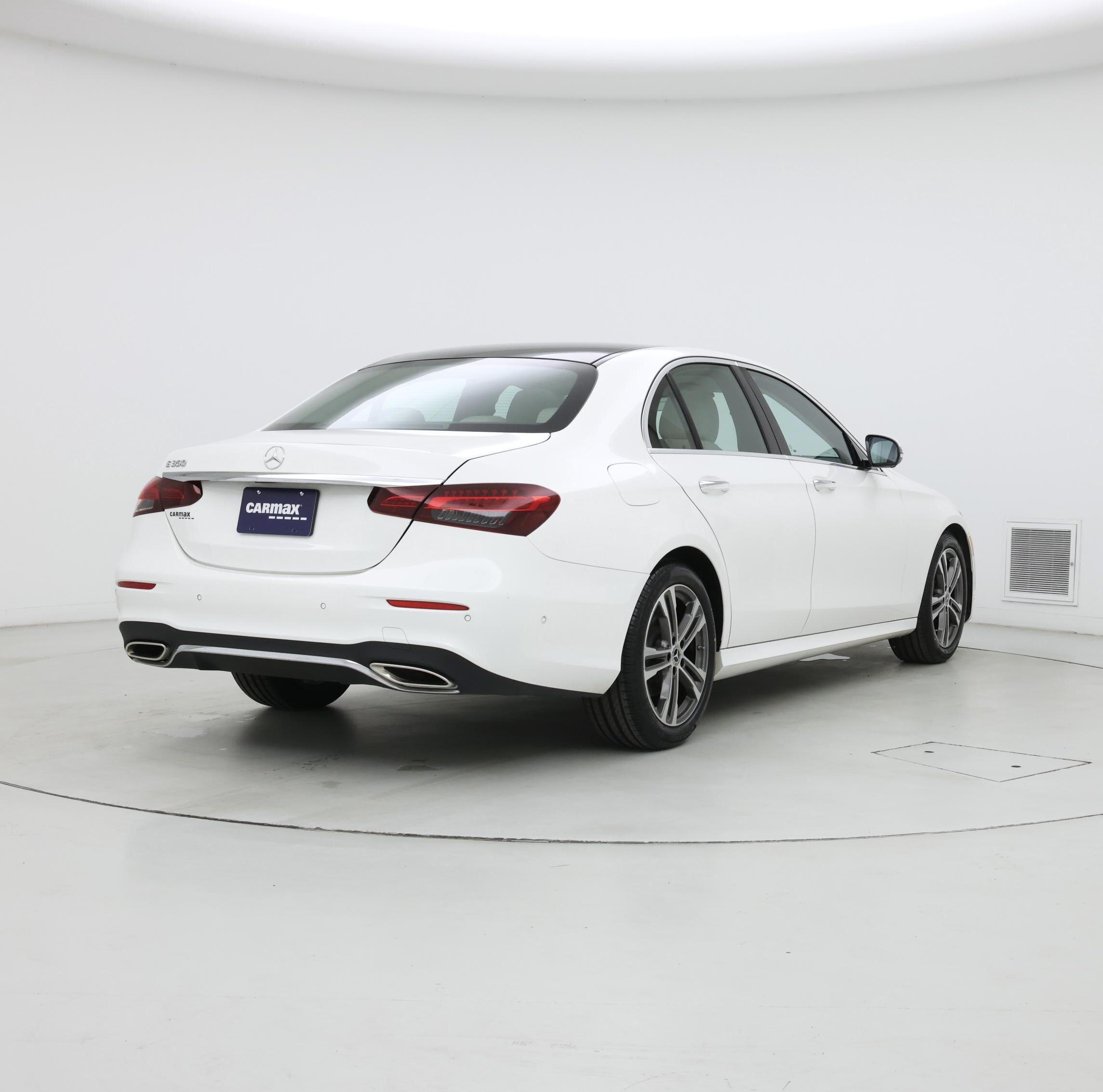 Thumbnail: 2022 Mercedes-Benz E-Class - 8