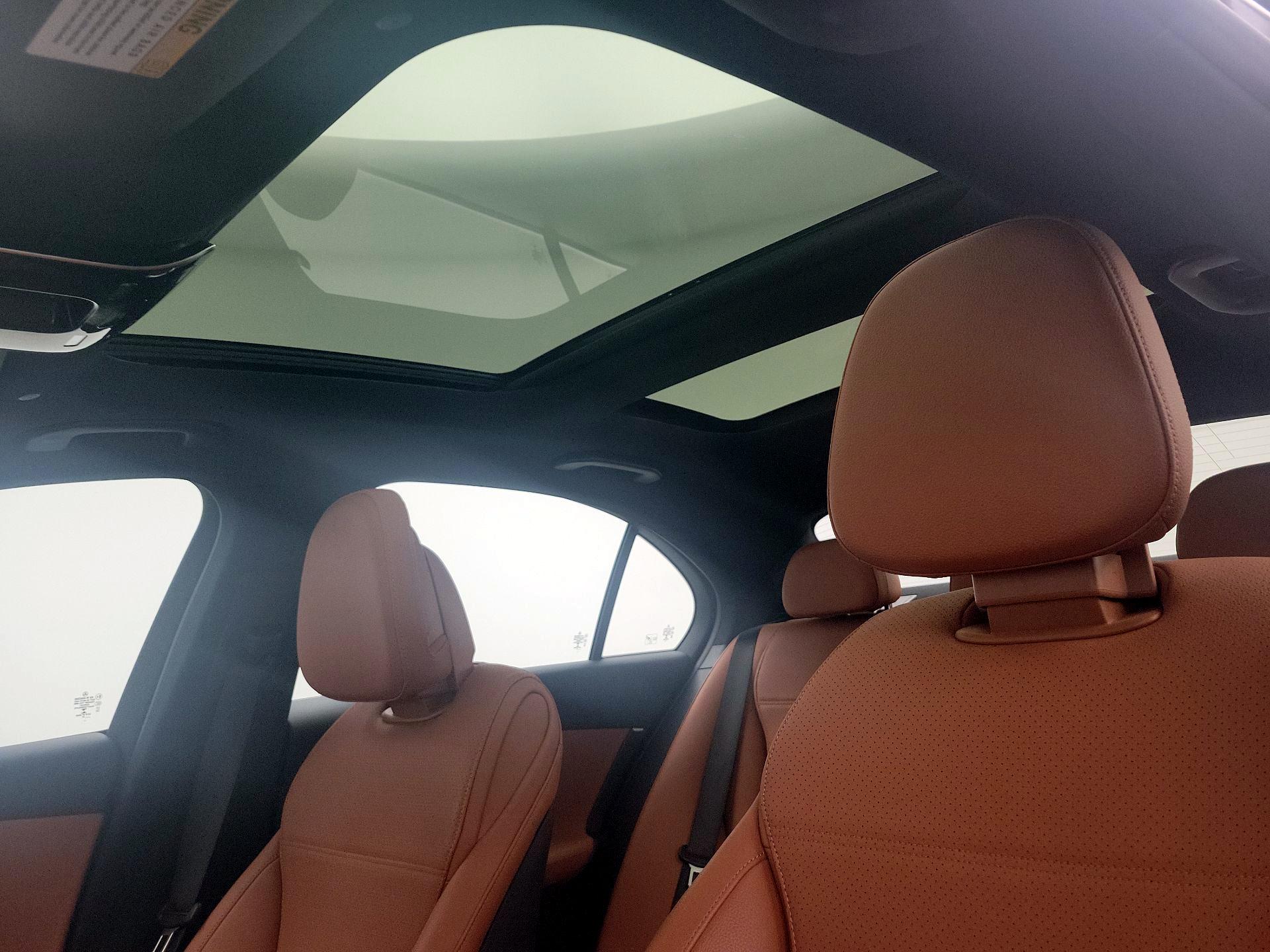 Thumbnail: 2022 Mercedes-Benz C-Class - 18