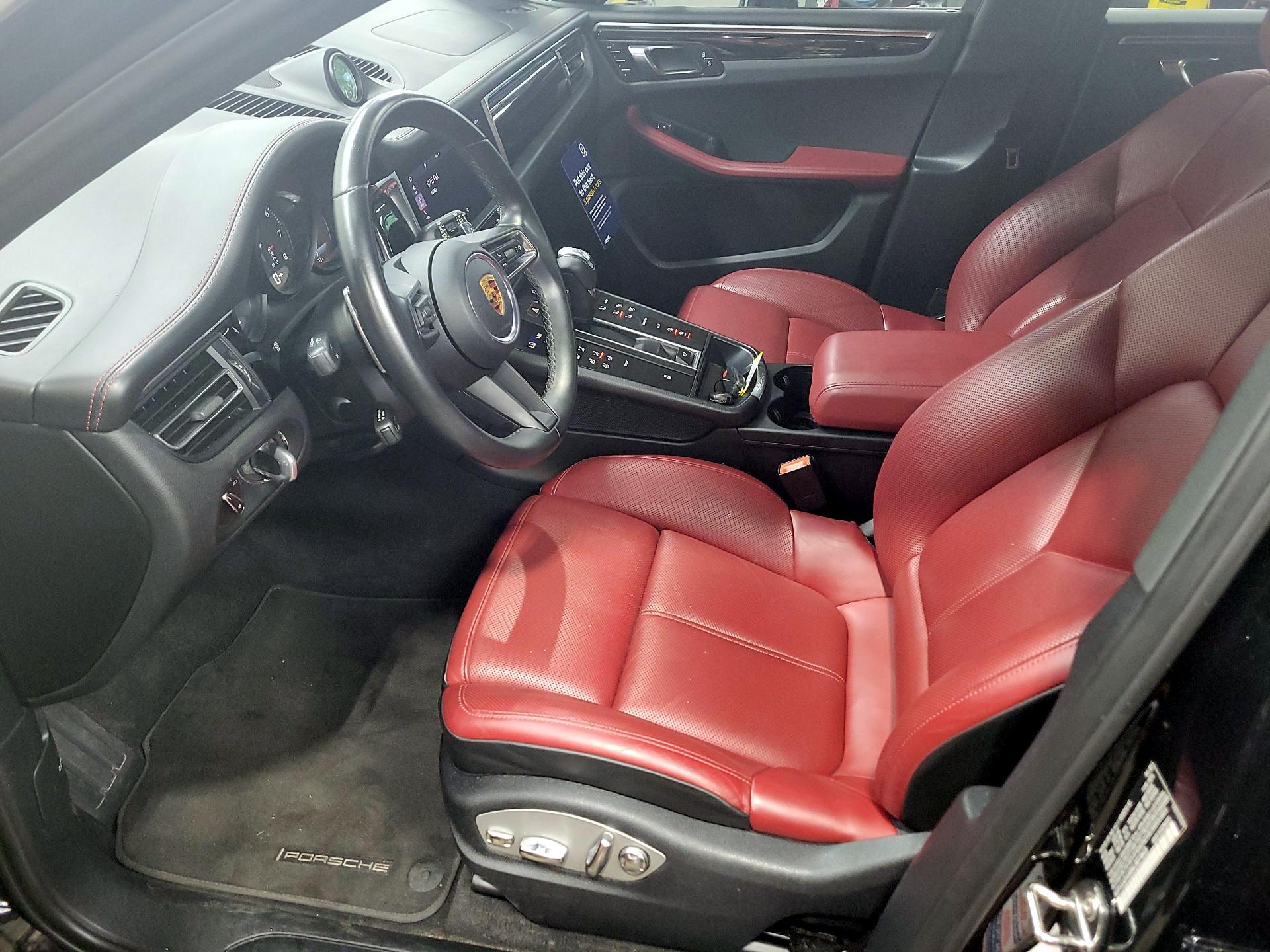 Thumbnail: 2022 Porsche Macan - 11