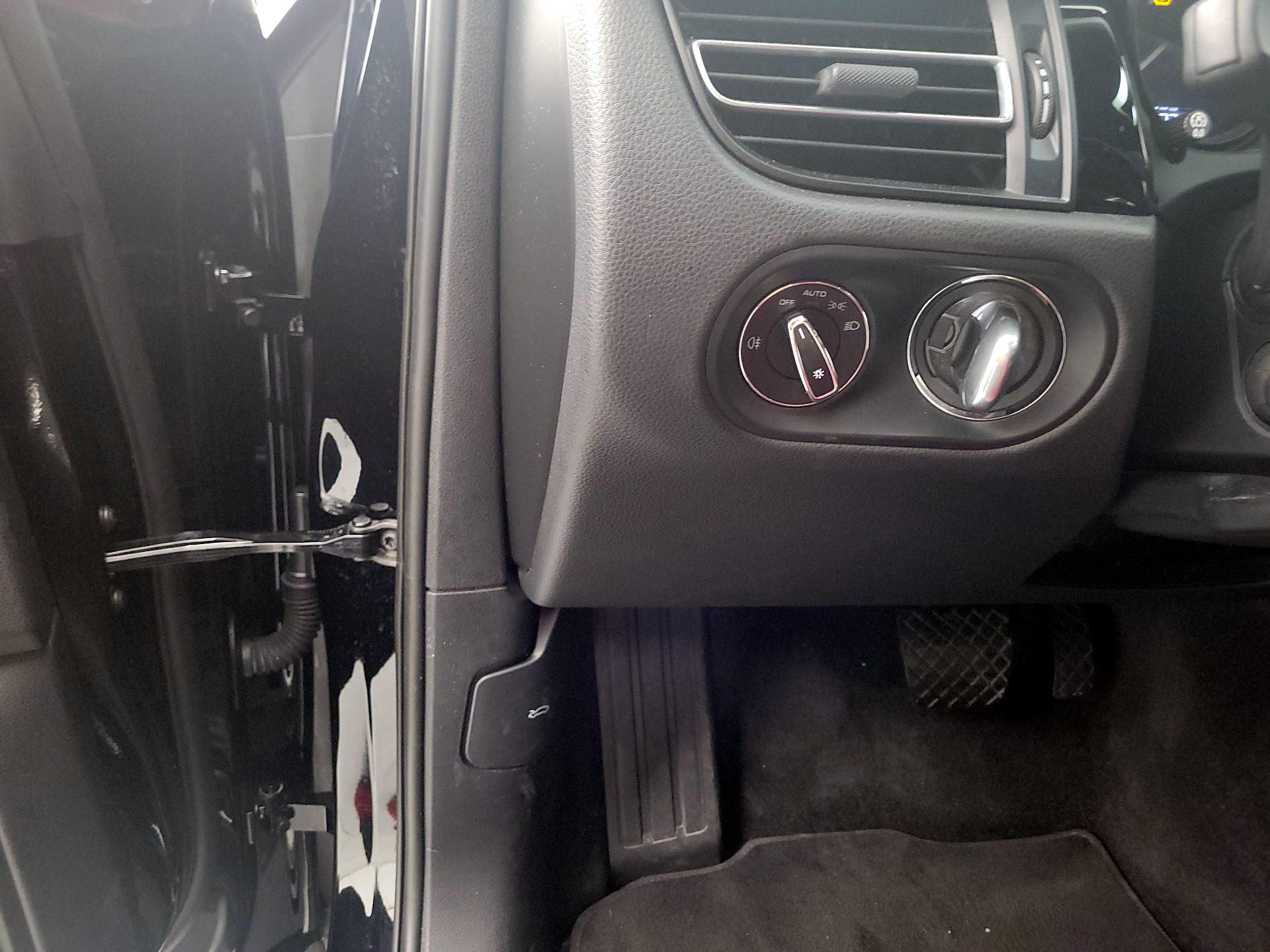 Thumbnail: 2022 Porsche Macan - 13