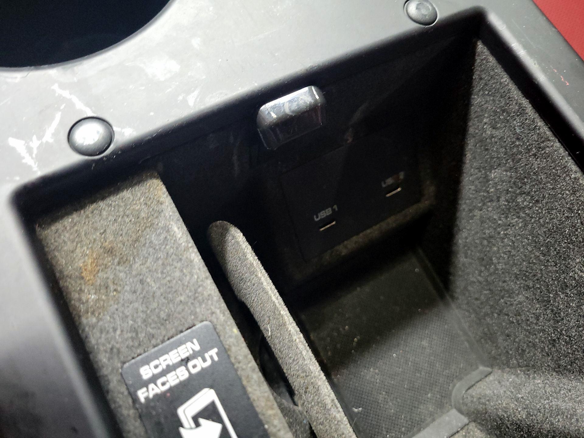 Thumbnail: 2022 Porsche Macan - 17