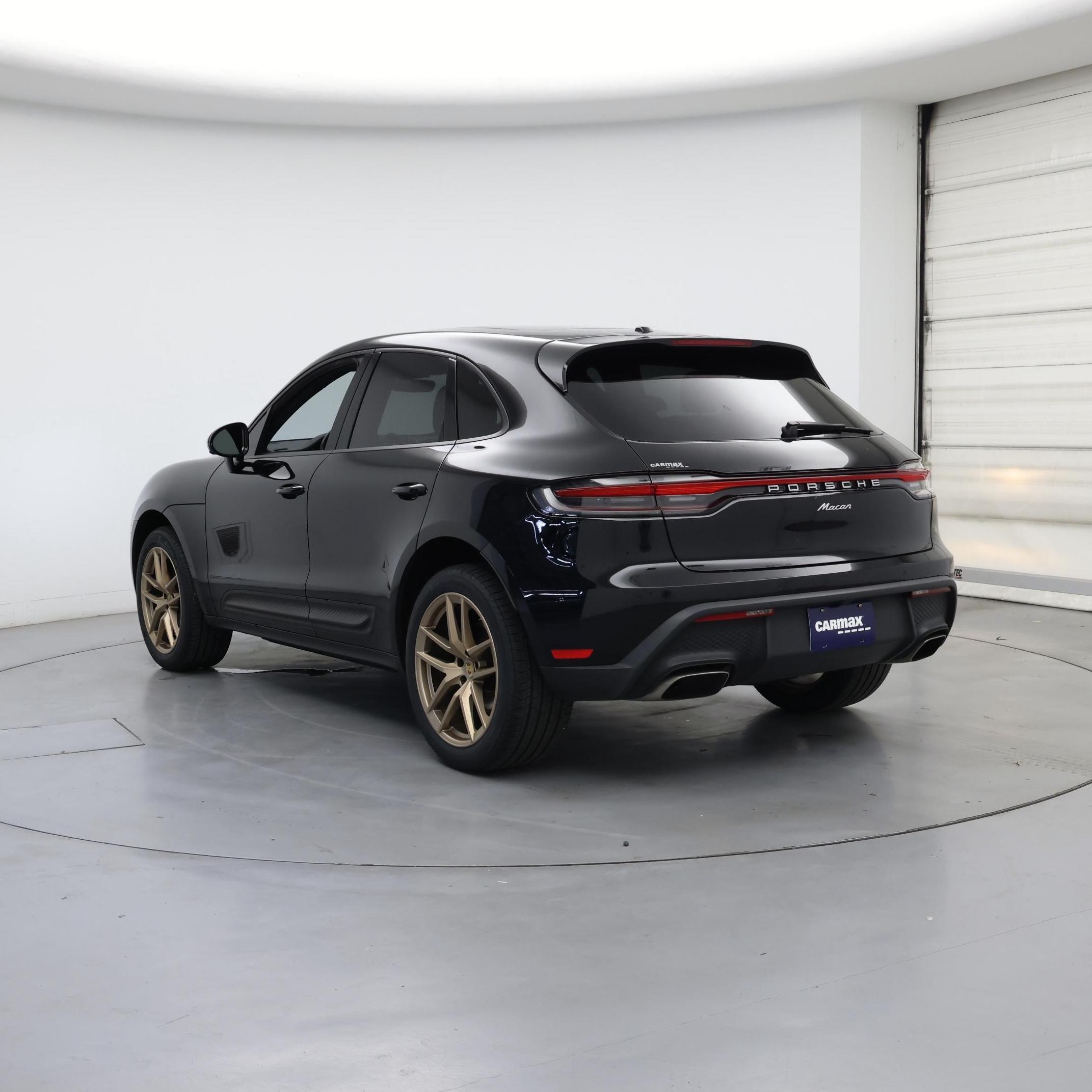 Thumbnail: 2022 Porsche Macan - 2