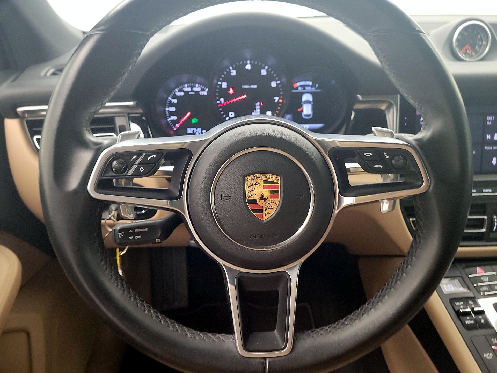 Thumbnail: 2020 Porsche Macan - 10
