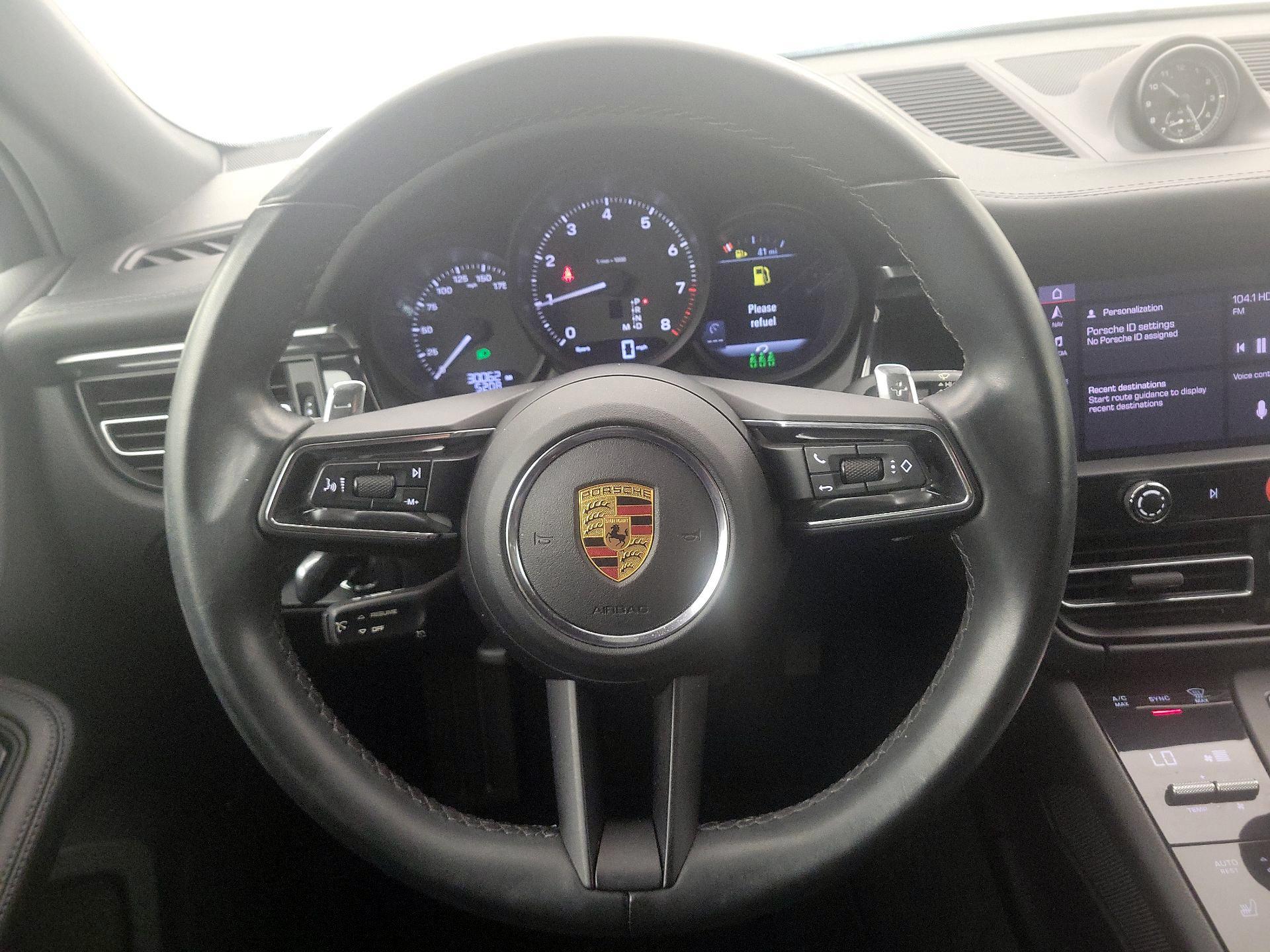 Thumbnail: 2022 Porsche Macan - 10