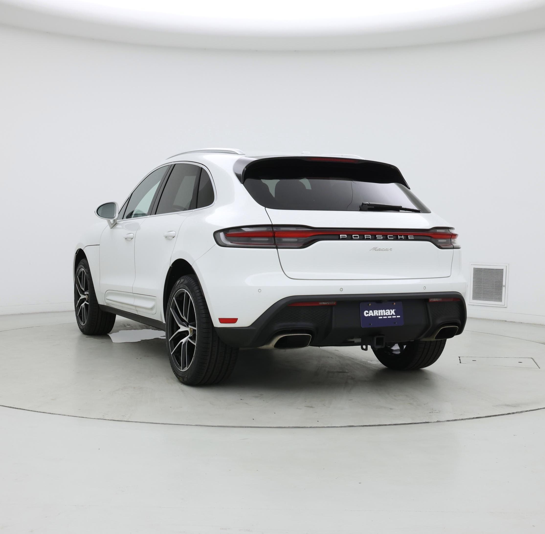 Thumbnail: 2022 Porsche Macan - 2