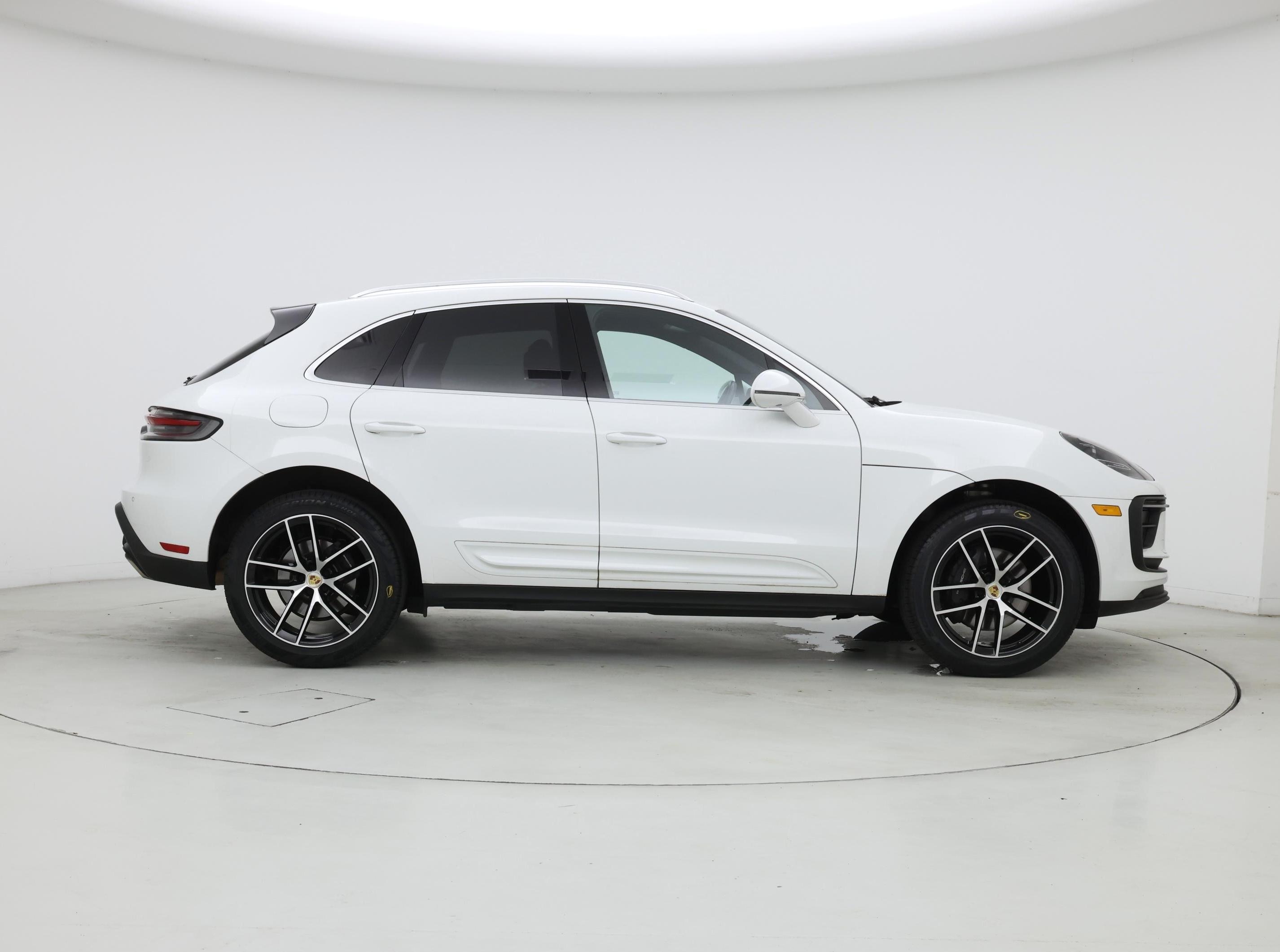 Thumbnail: 2022 Porsche Macan - 7