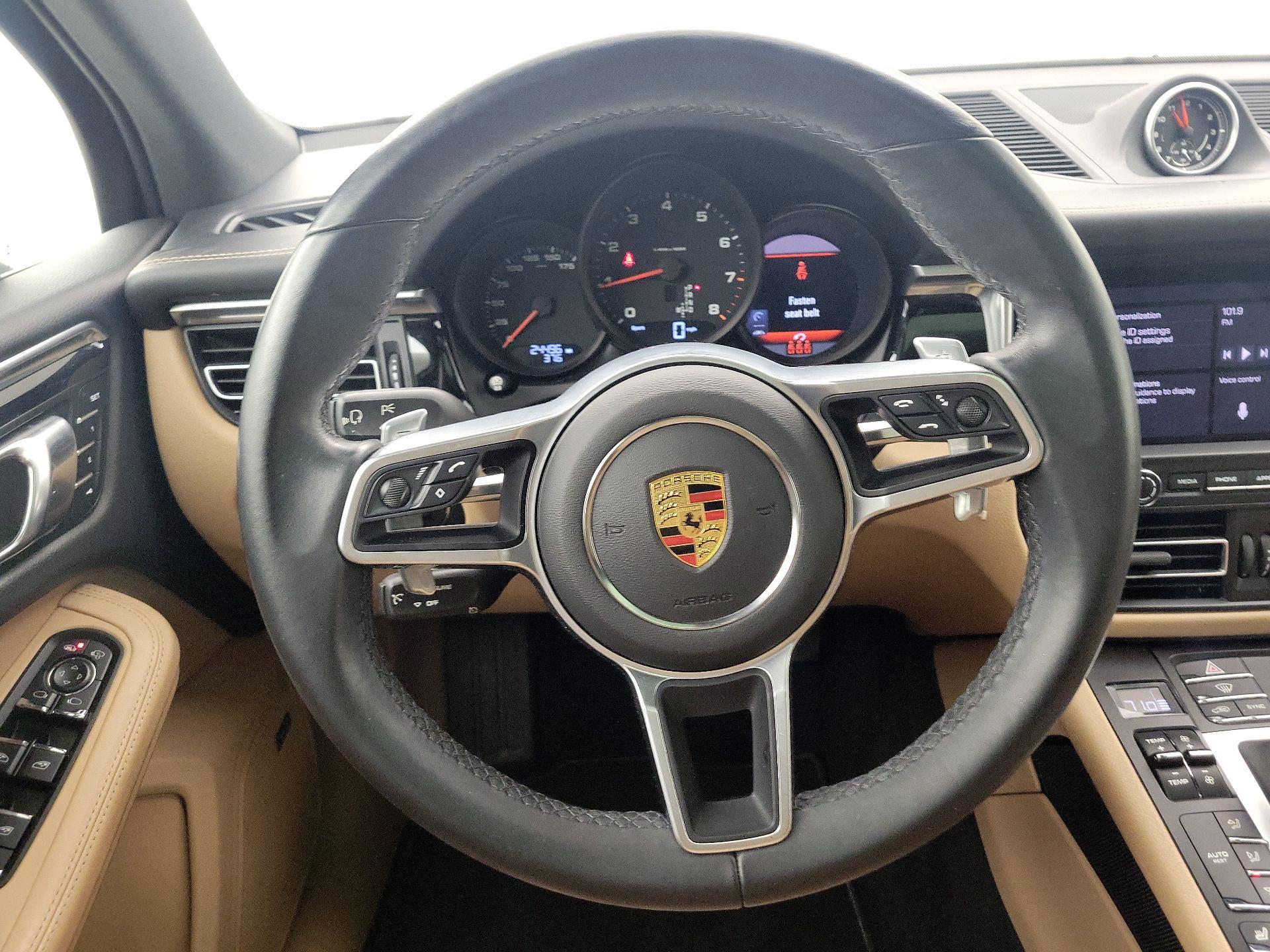 Thumbnail: 2021 Porsche Macan - 10