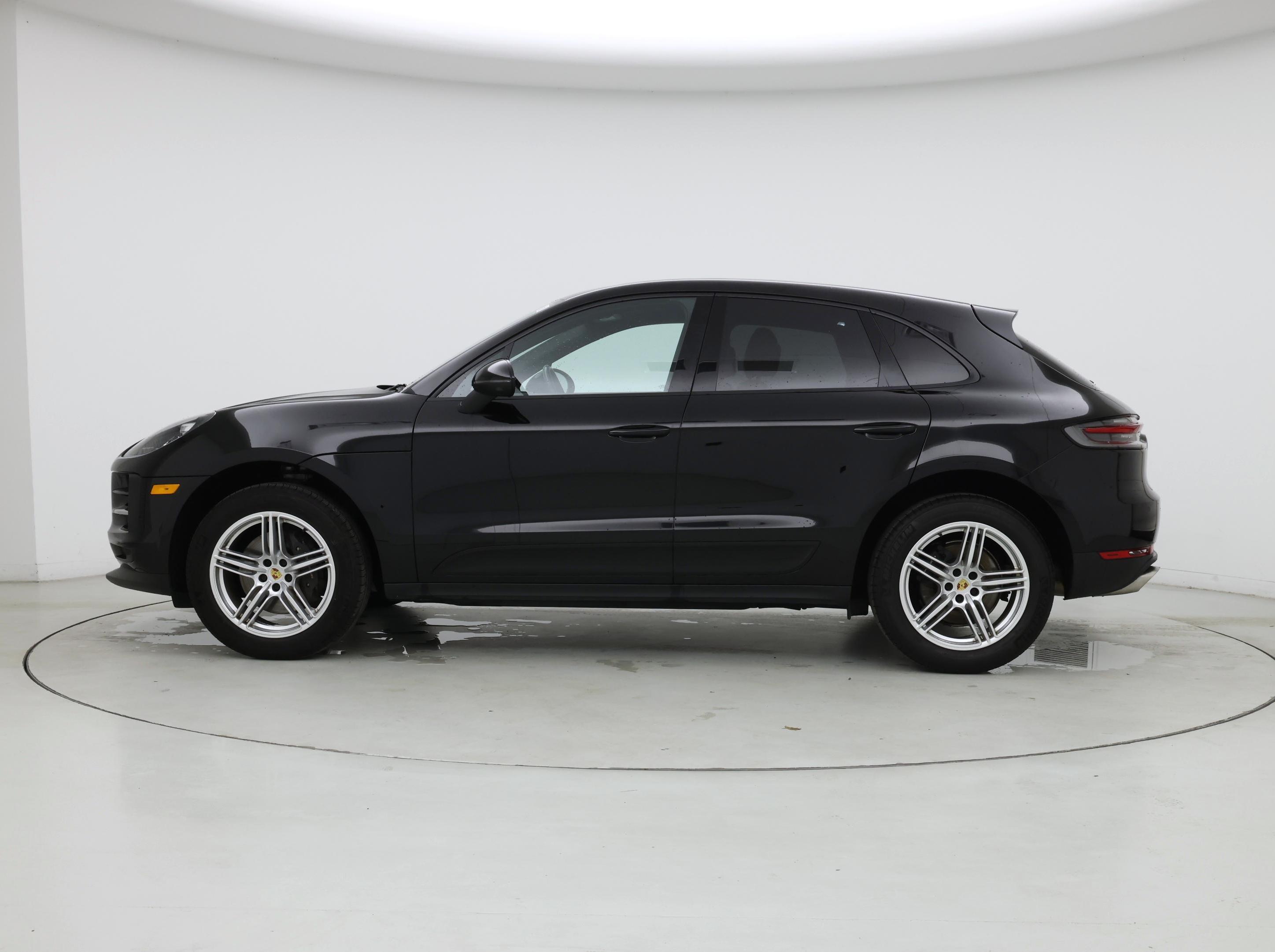 Thumbnail: 2021 Porsche Macan - 3