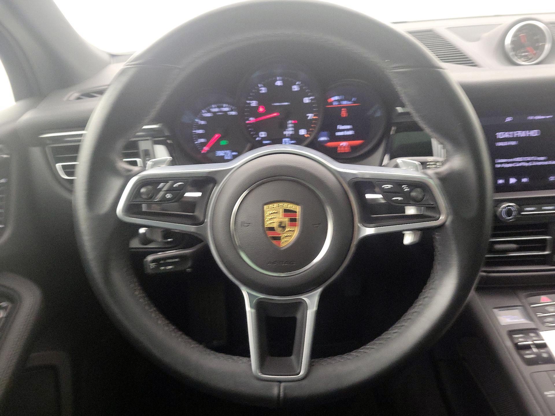 Thumbnail: 2021 Porsche Macan - 10
