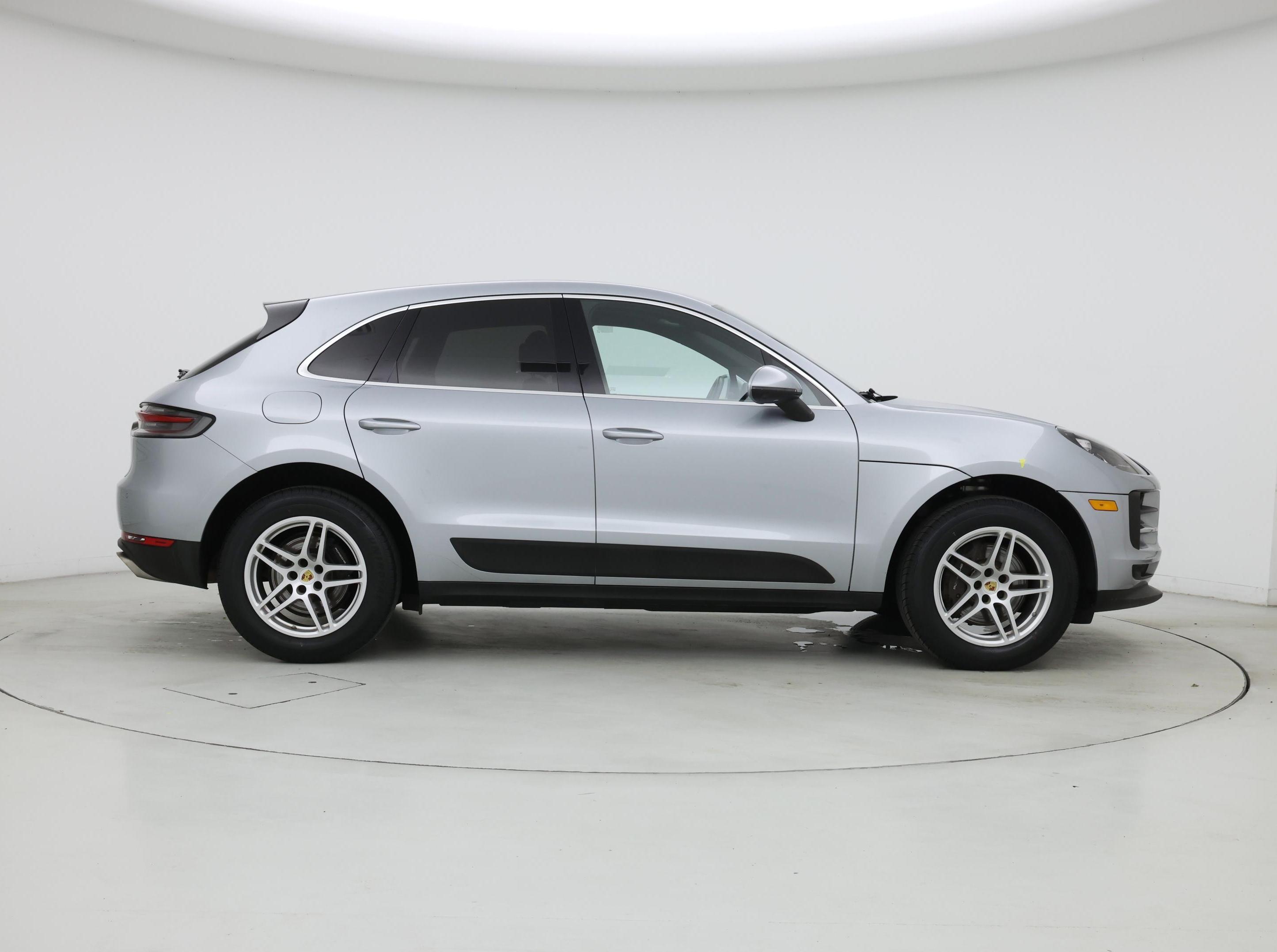 Thumbnail: 2021 Porsche Macan - 7