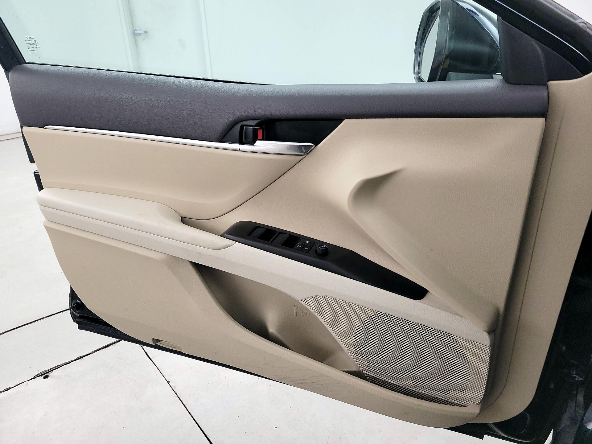 Thumbnail: 2021 Toyota Camry - 12