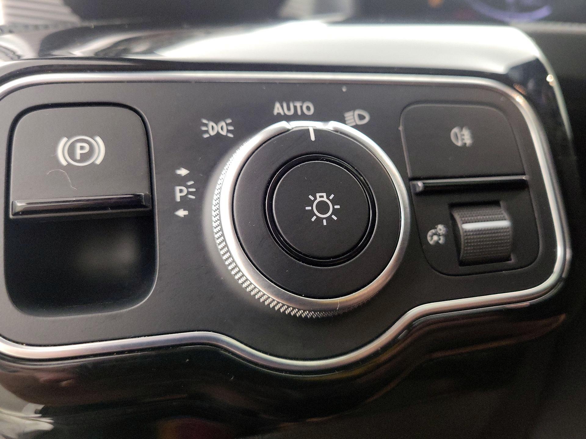 Thumbnail: 2021 Mercedes-Benz A-Class - 13