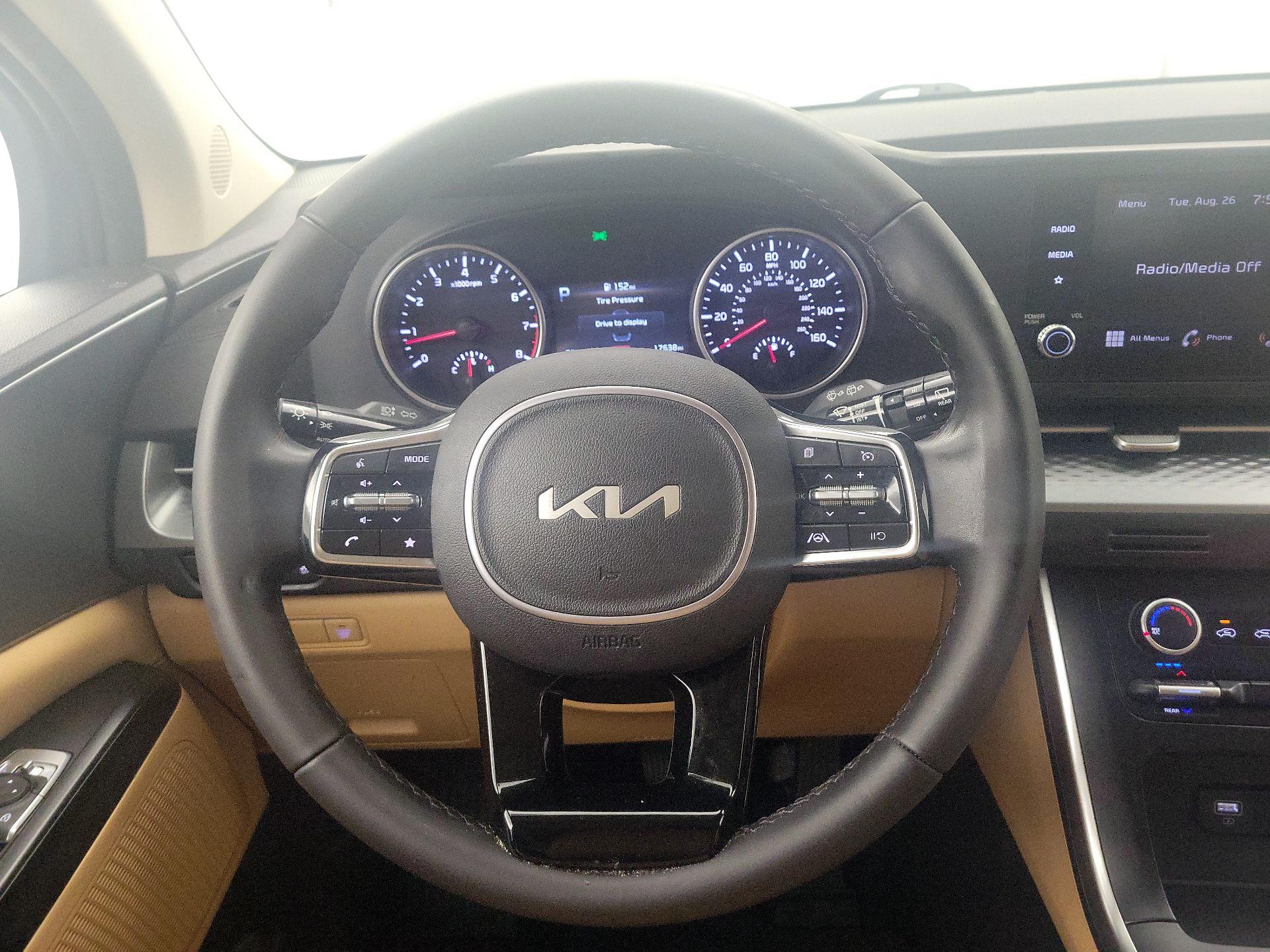Thumbnail: 2023 Kia Carnival - 10