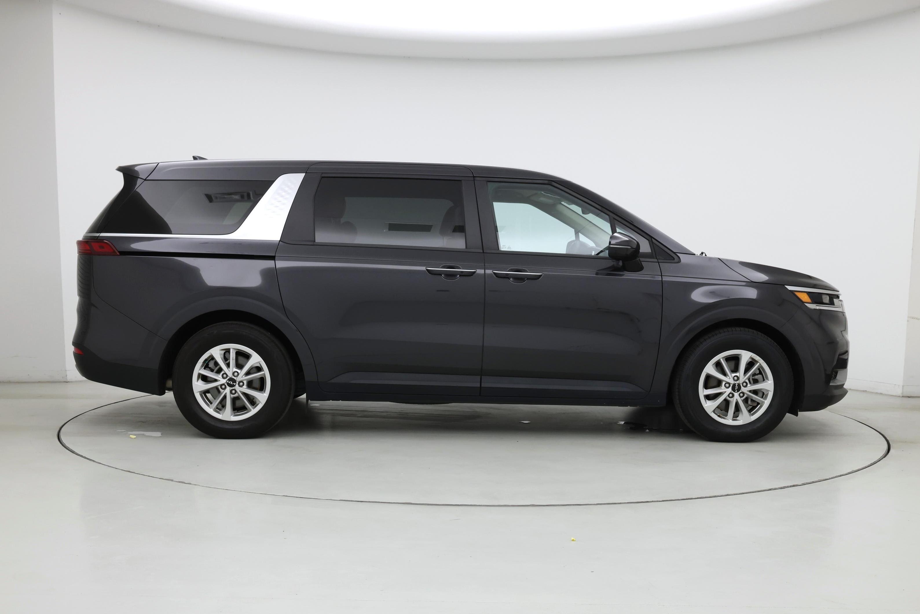 Thumbnail: 2023 Kia Carnival - 7